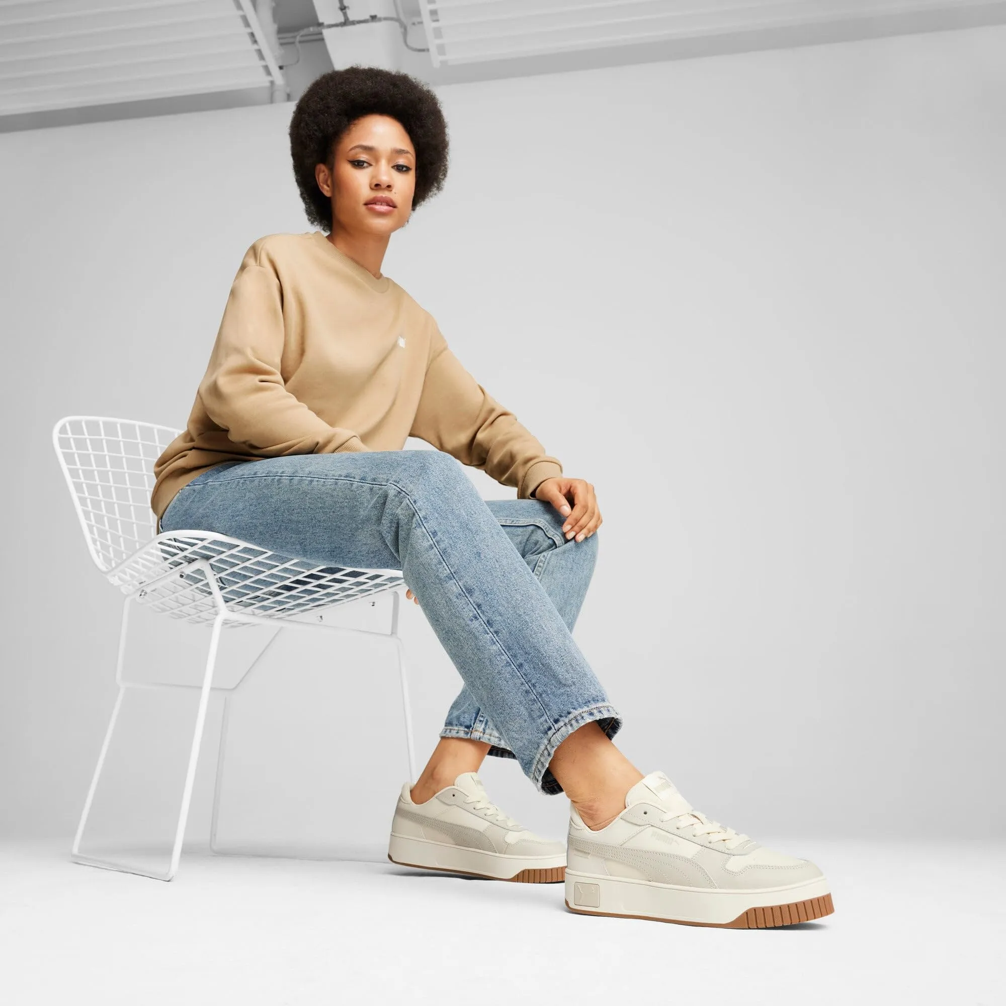 Puma Women's Carina Street Sneaker, Alpine Snow-Desert Dust, 39 EU - immagine 2