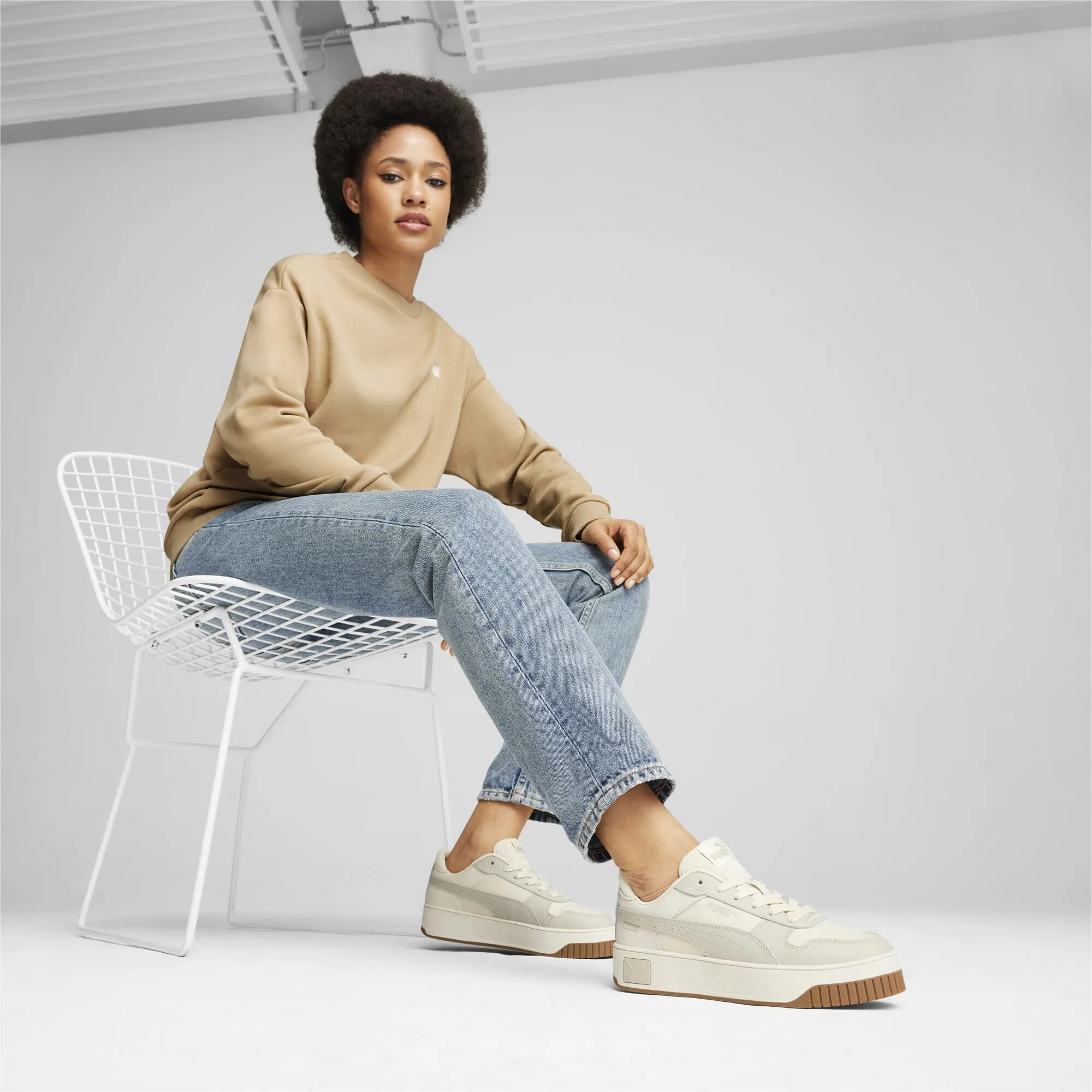 Puma Women's Carina Street Sneaker, Alpine Snow-Desert Dust, 39 EU - immagine 3