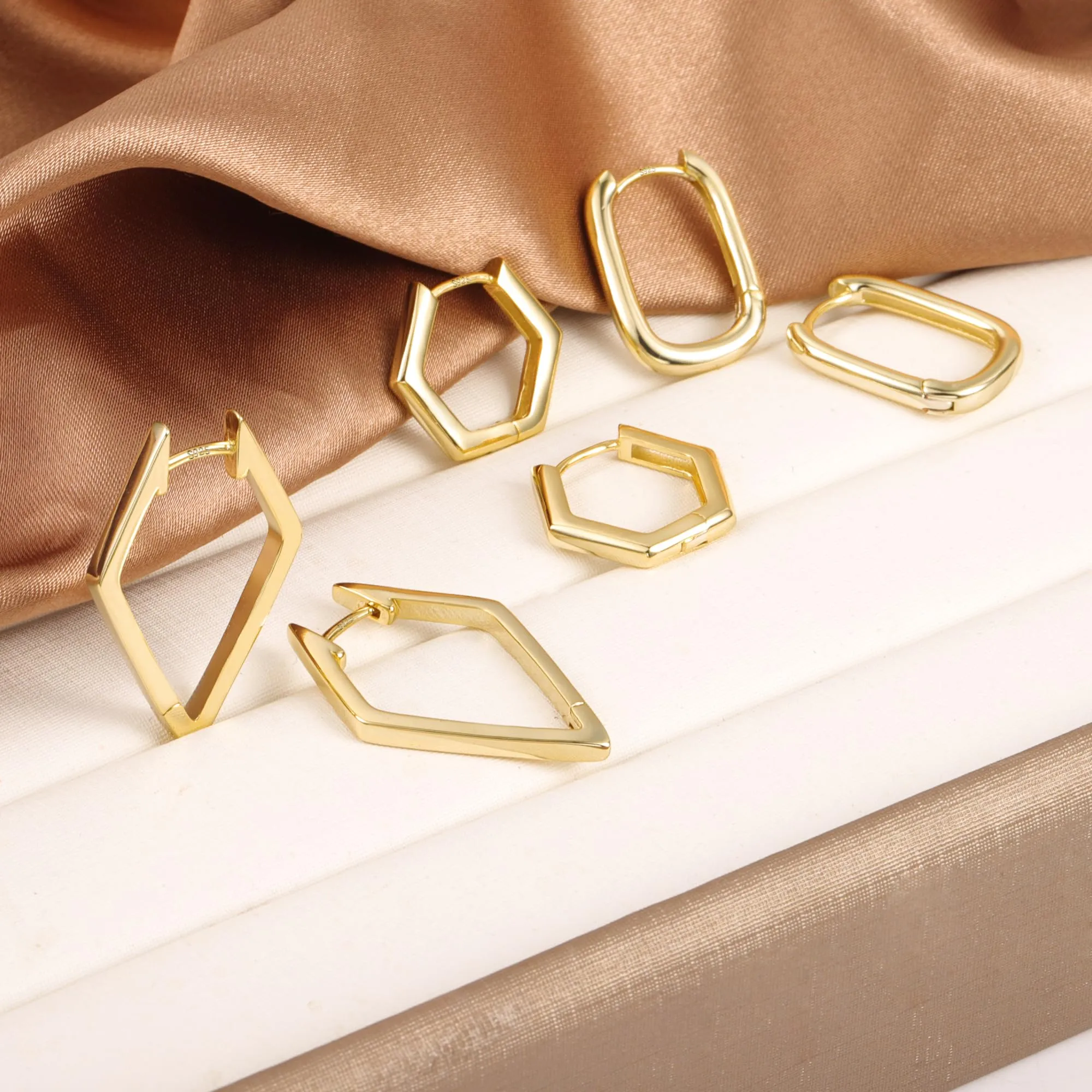 ALEXCRAFT Geometric Gold Hoop Earrings Set for Women, Minimalist Style, SCEU183G - immagine 4
