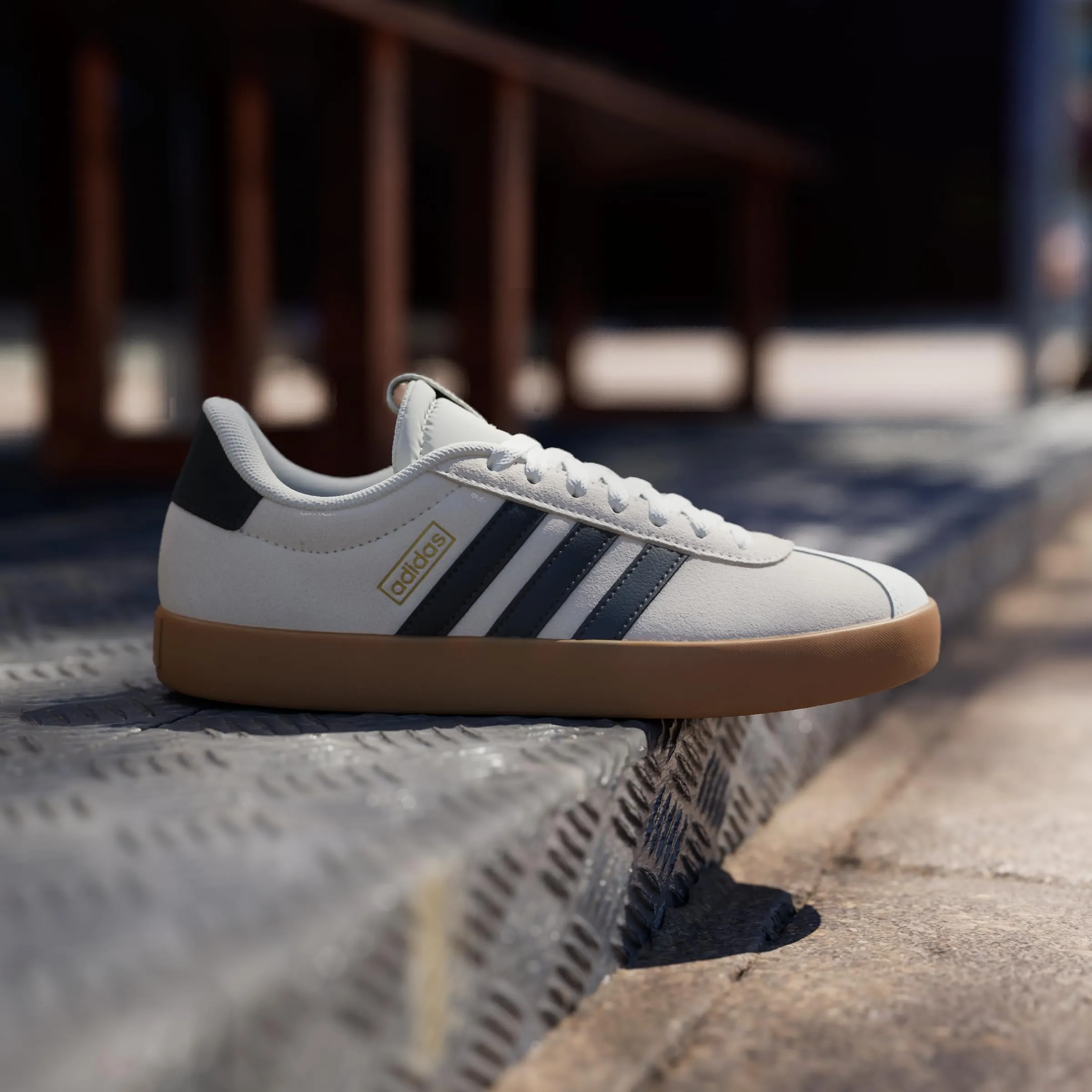 adidas VL Court 3.0 Shoes, Off White/Grey Six/Gold Metallic, 38 2/3 EU - immagine 3