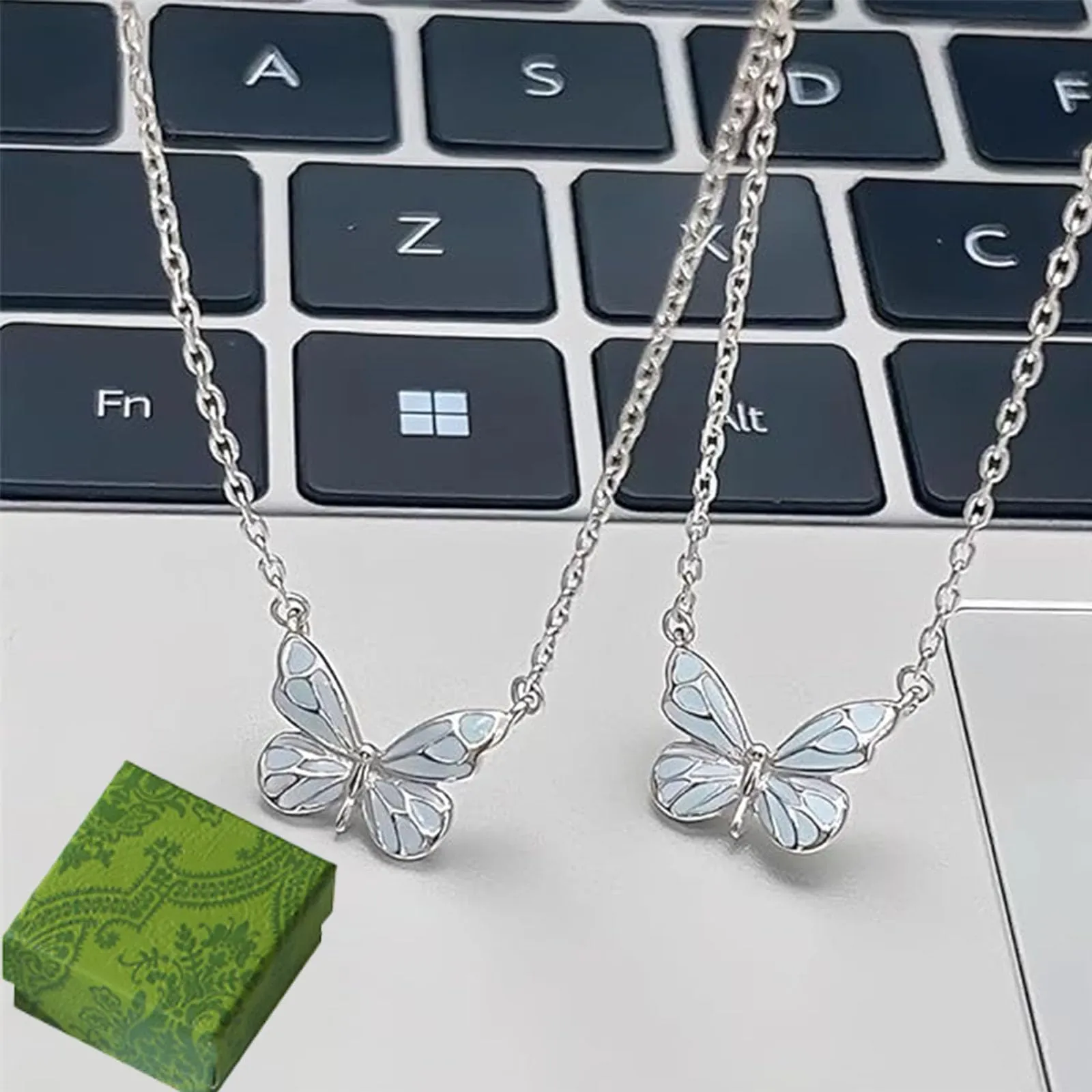 FTEAEYJLH Set Collana e Bracciale con Ciondolo a Farfalla Luminosa, Acciaio Inossidabile, Argento - immagine 7