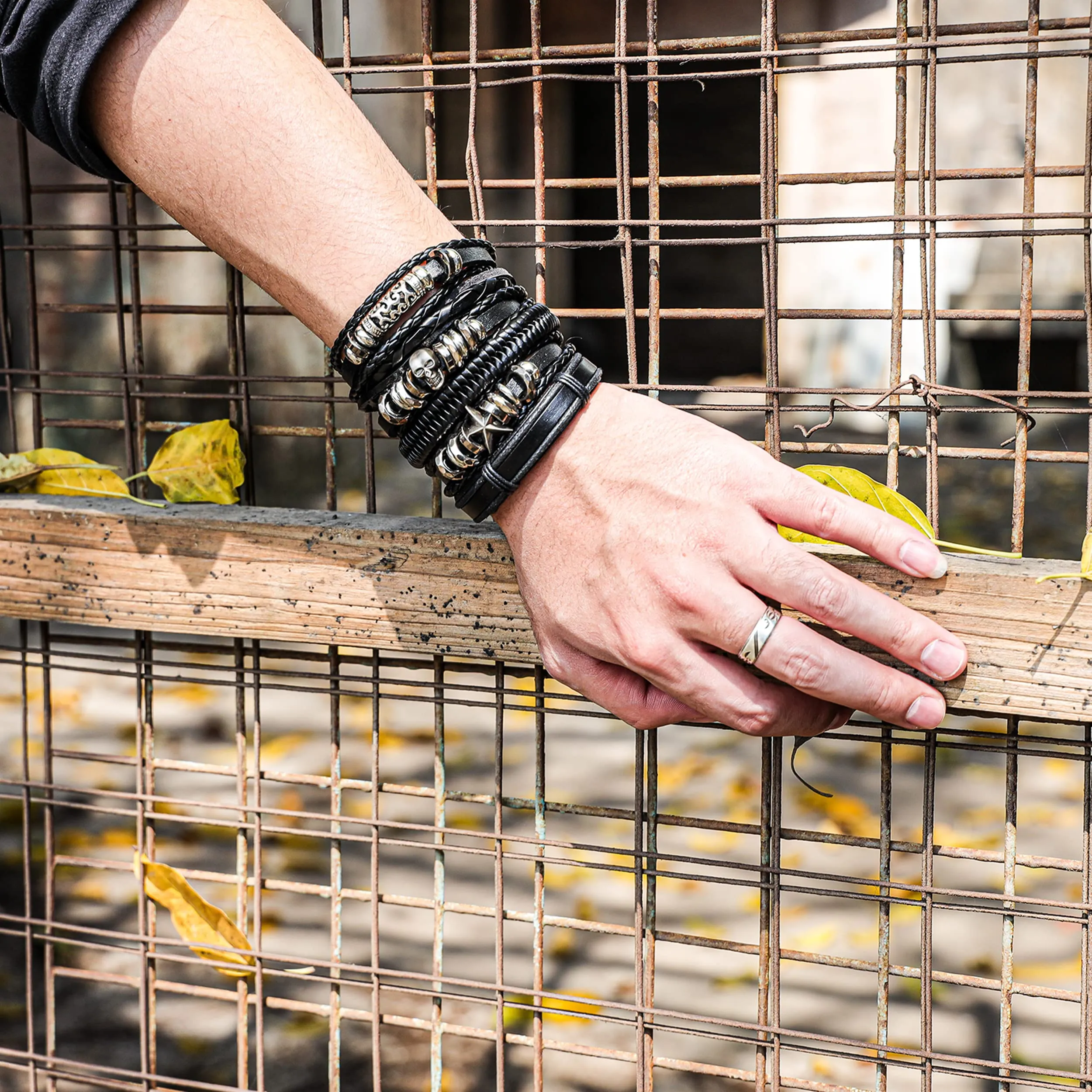 Manfnee Bracciale Pelle PU Intrecciata Punk Gotico Vintage Uomo Donna Nero Regolabile, 6 Pezzi - immagine 5