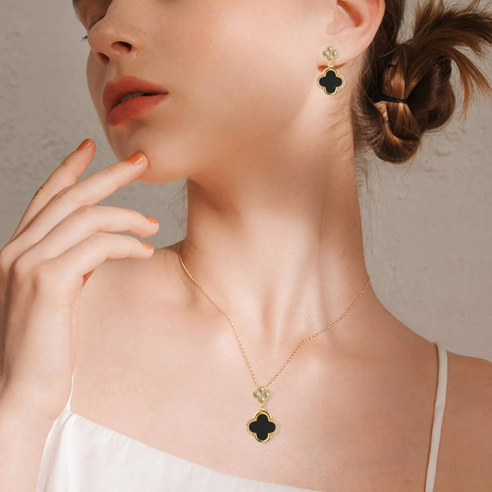 AOWVUTS Parure Gioielli Quadrifoglio 18K Placcato Oro in Acciaio al Titanio, Set Collana e Orecchini (A) - immagine 5