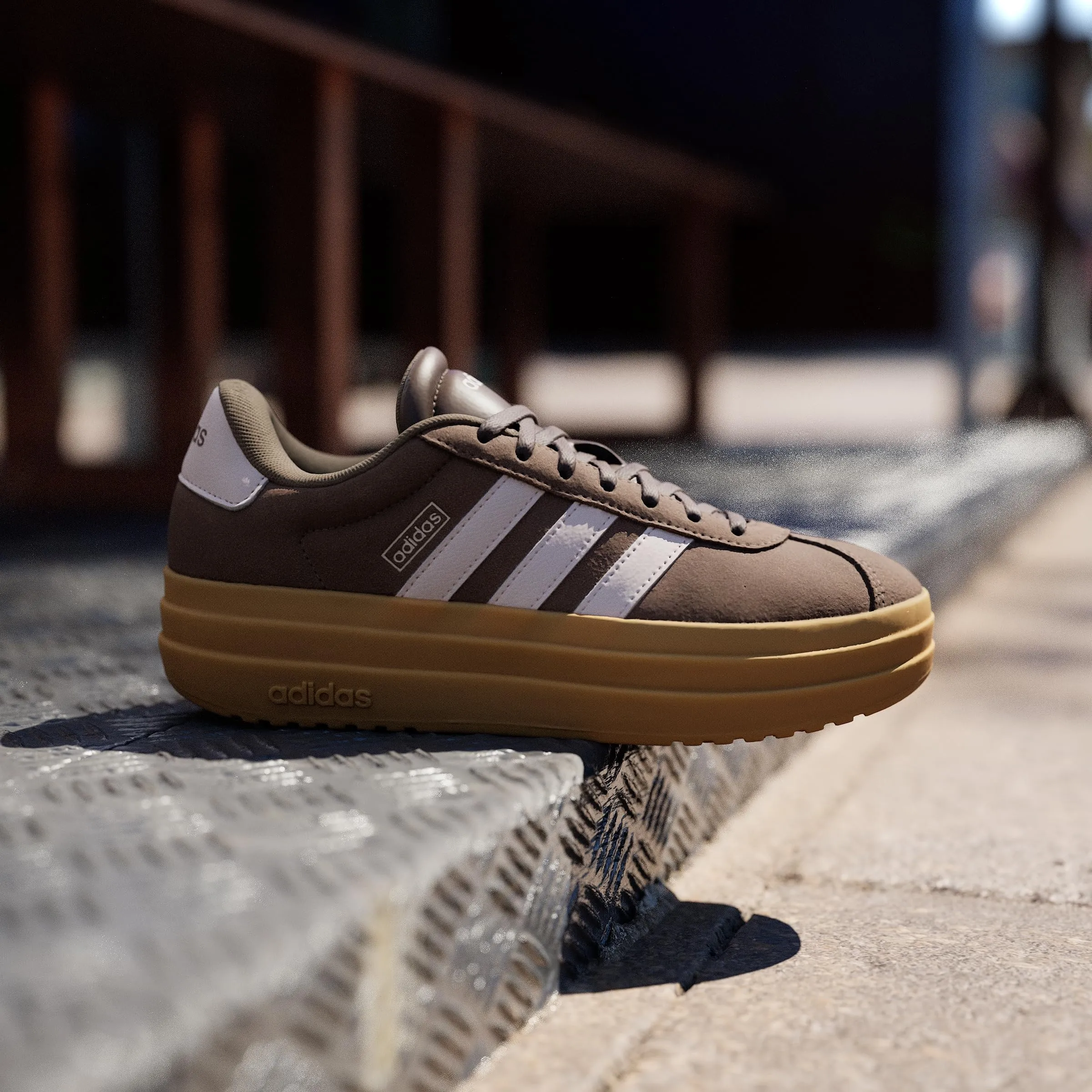 adidas Donna VL Court Bold Shoes, Earth Strata/Wonder Quartz/Gum 3, 42 EU - immagine 3