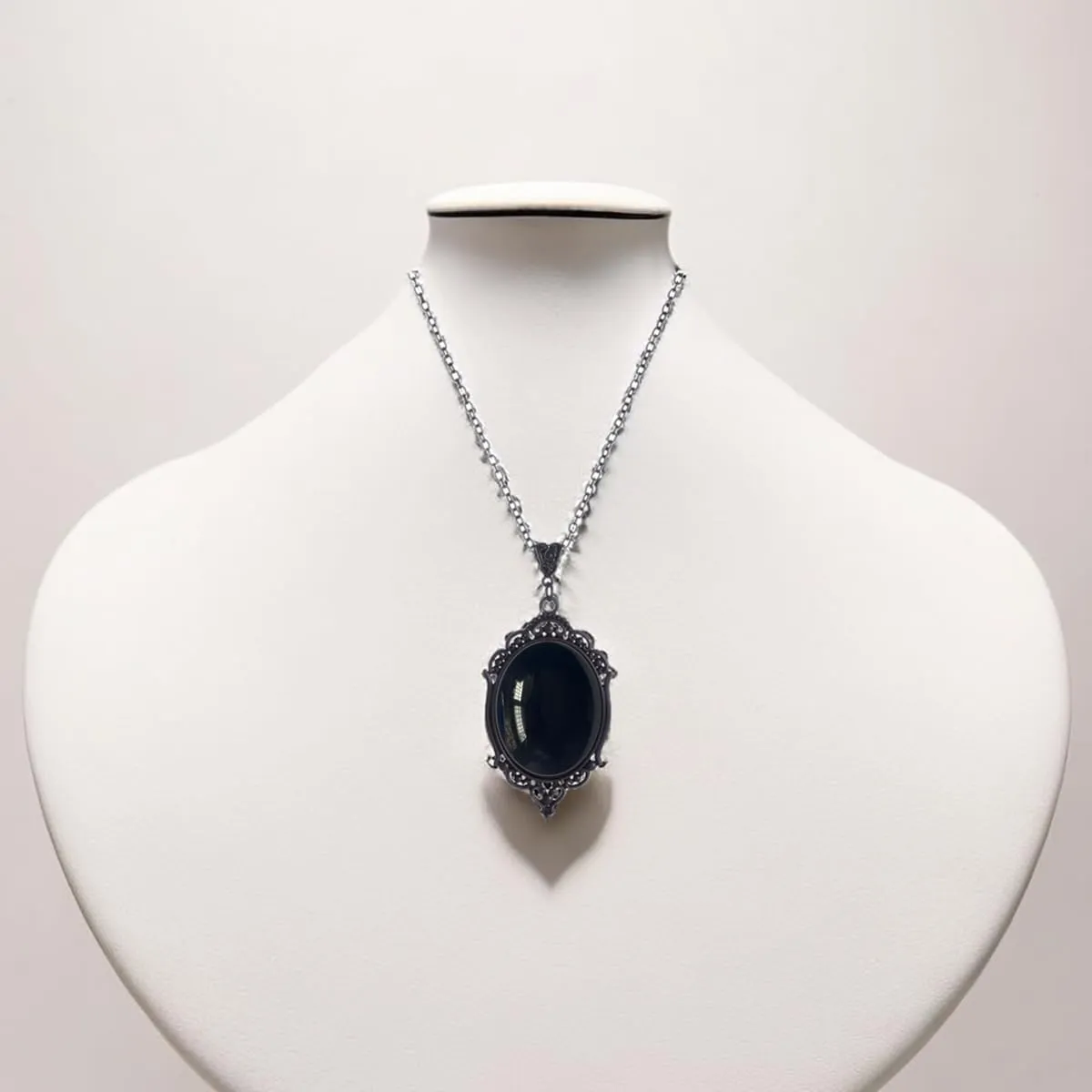 GTYARYUA Collana con Ciondolo Gotico di Cristallo per Donna, Nero - immagine 2
