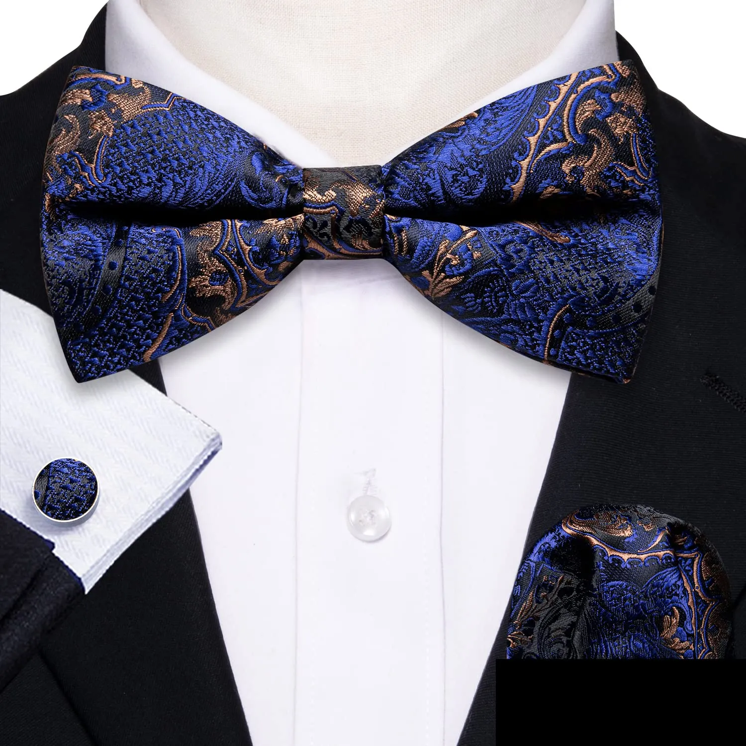Barry.Wang Set papillon in seta, fazzoletto da taschino e gemelli - Fiore blu - immagine 3