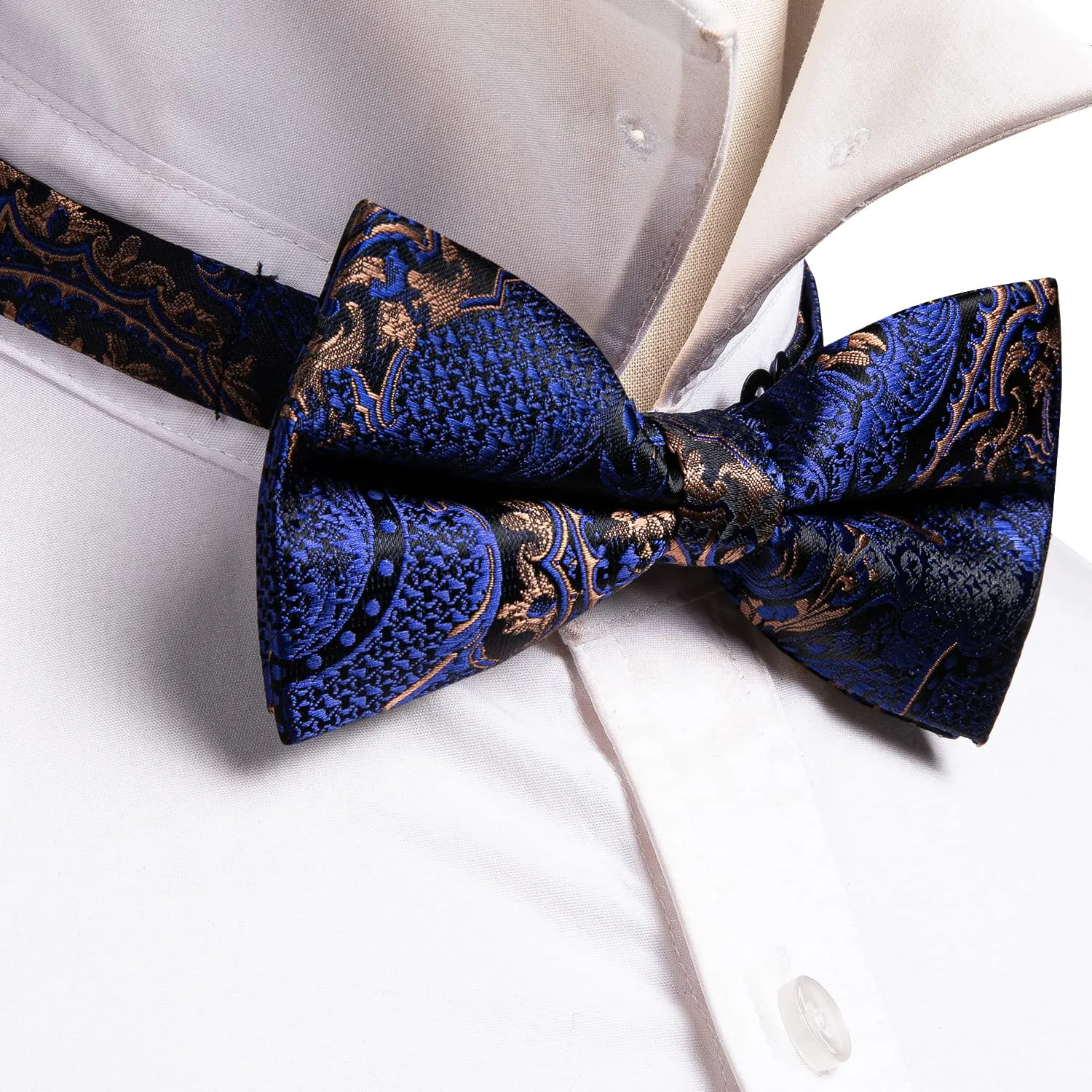Barry.Wang Set papillon in seta, fazzoletto da taschino e gemelli - Fiore blu - immagine 5