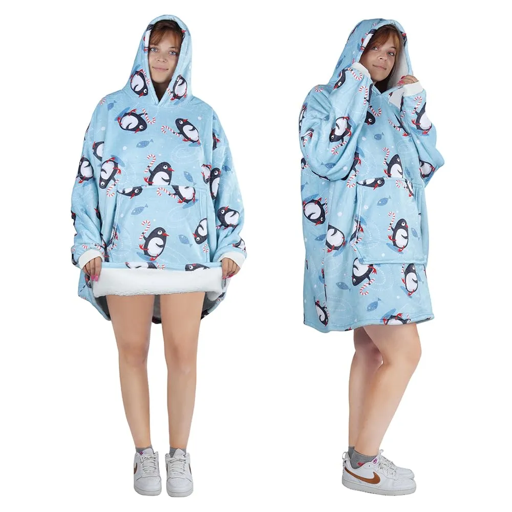 Queenshin Felpa Coperta Indossabile con Cappuccio Pinguino Blu, Poncho in Pile Sherpa Unisex Oversize - immagine 3