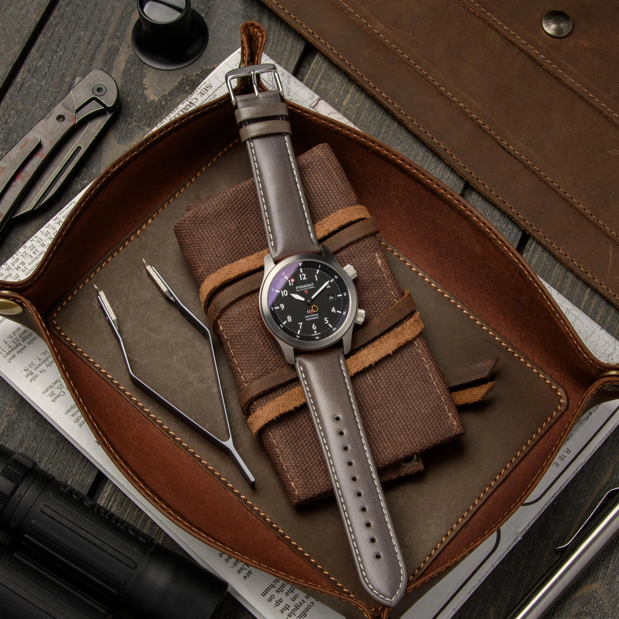 Archer Watch Straps Cinturini in Pelle Pieno Fiore a Sgancio Rapido, Grigio Peltro/Cucitura Bianco Naturale, 20mm - immagine 3