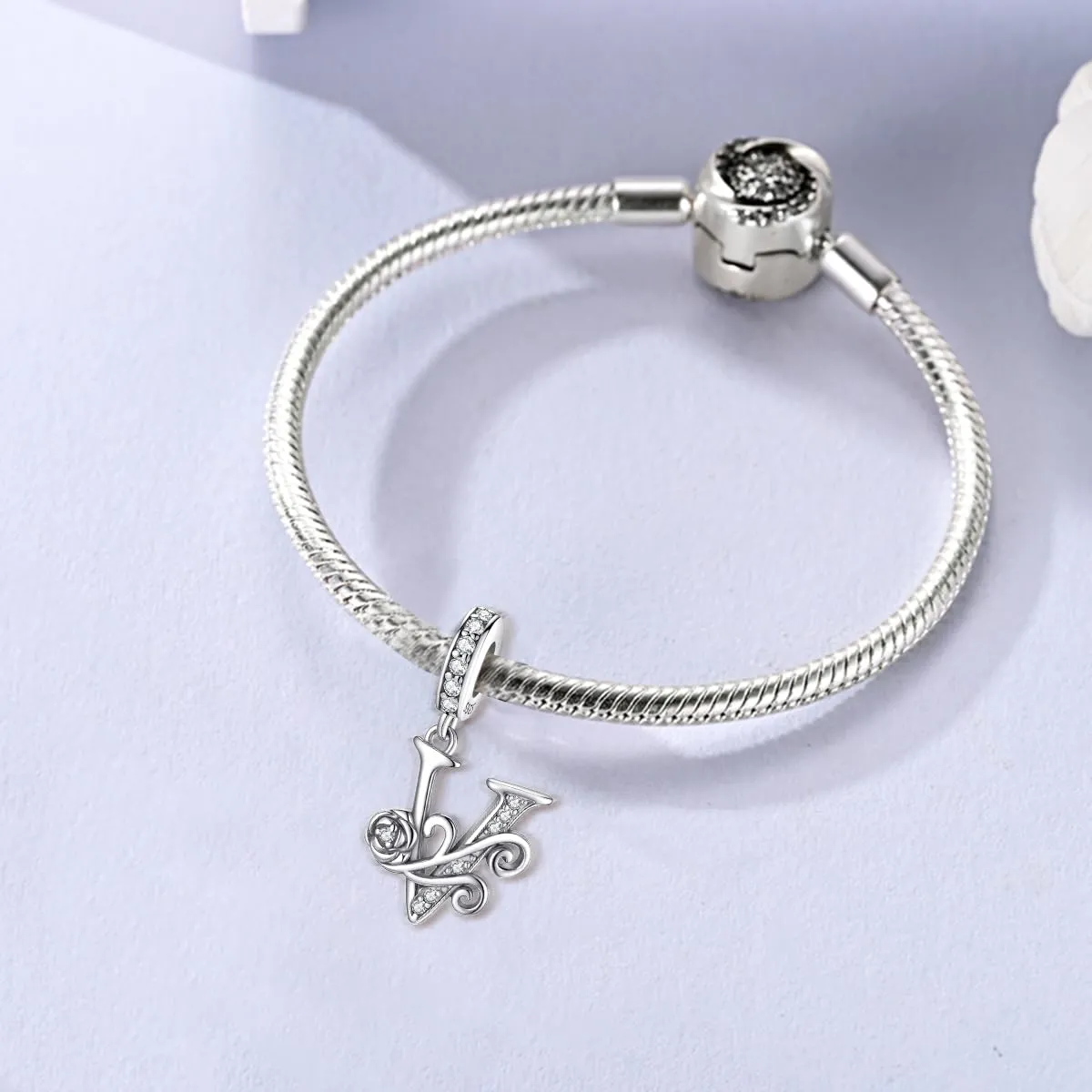 LNQOBU Ciondolo Lettera con Rosa in Argento Sterling 925 e Zirconia 5A per Bracciali Pandora e Europei e Collane da Donna - immagine 2