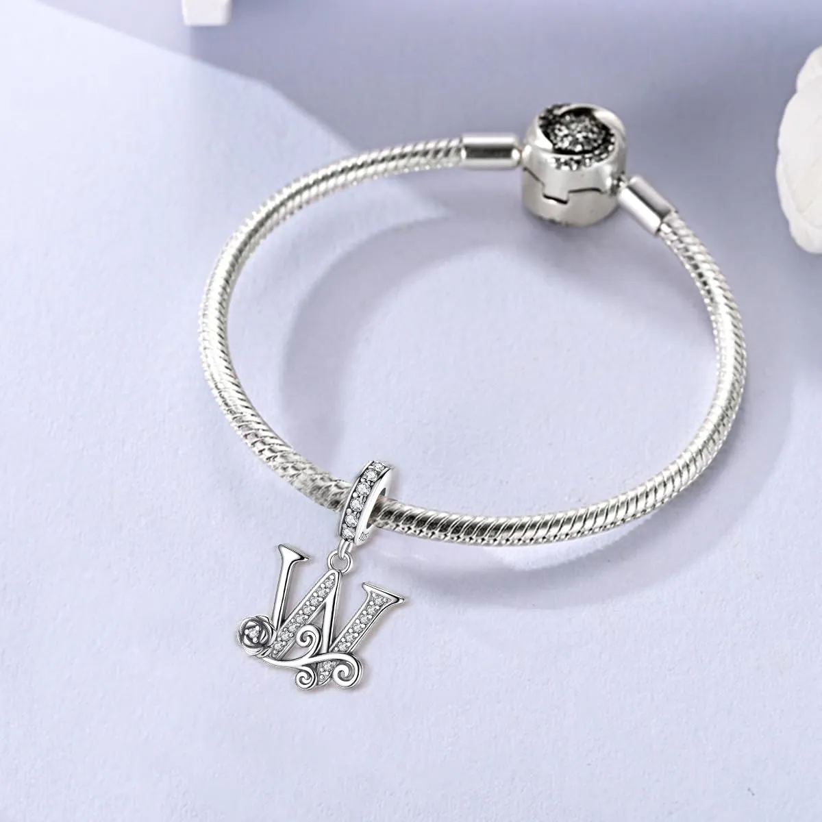 LNQOBU Ciondolo con Lettera Rose in Argento Sterling 925 e Zirconia 5A per Bracciali e Collane da Donna - immagine 2