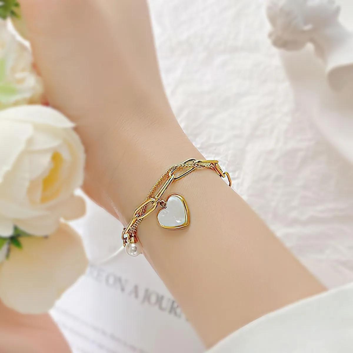 Emibele Bracciale a Cuore in Titanio Placcato Oro 18 Carati con Chiusura a Moschettone - immagine 4