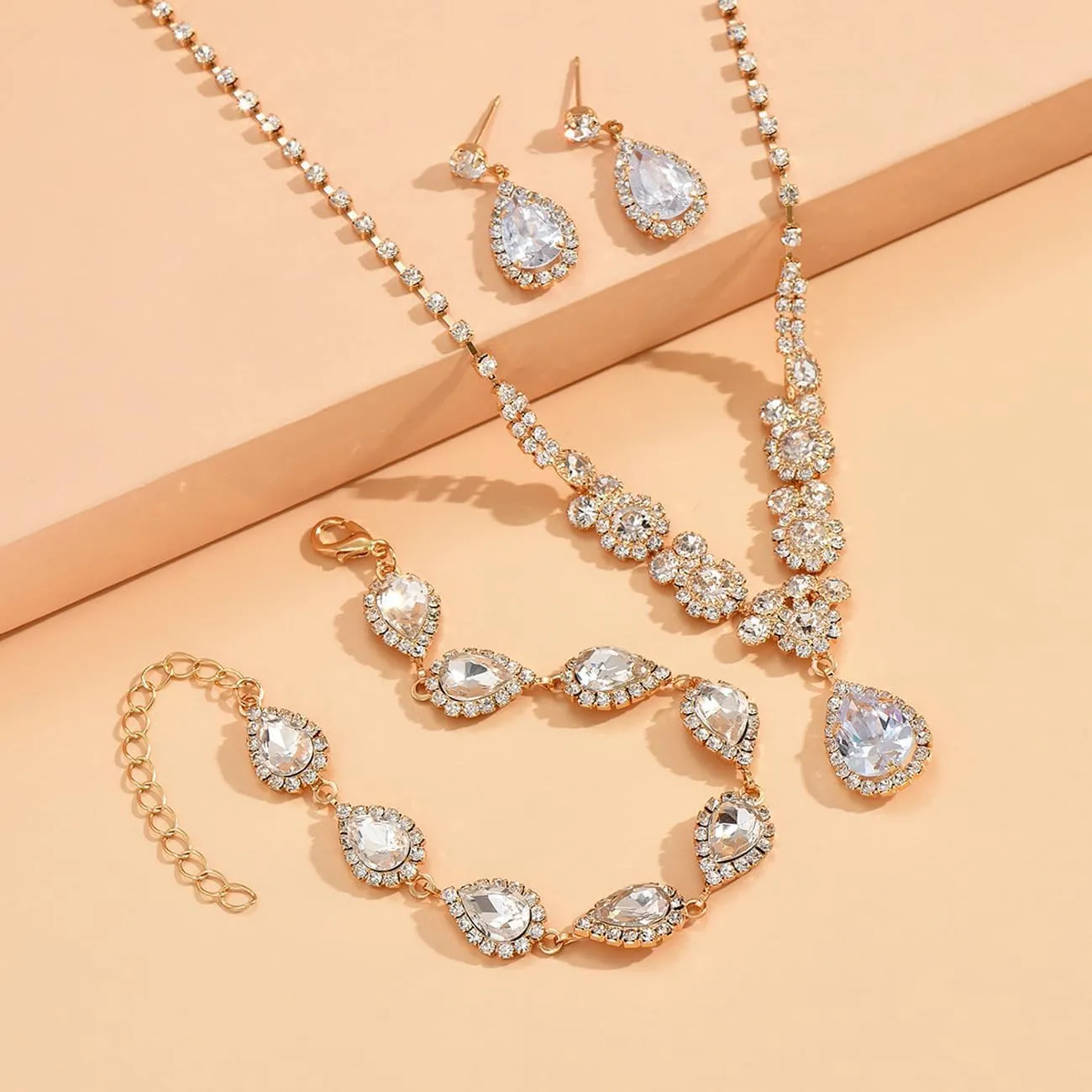 FDEETY Set di Gioielli da Sposa in Zircone con Collana, Orecchini e Braccialetto (Oro) - immagine 7