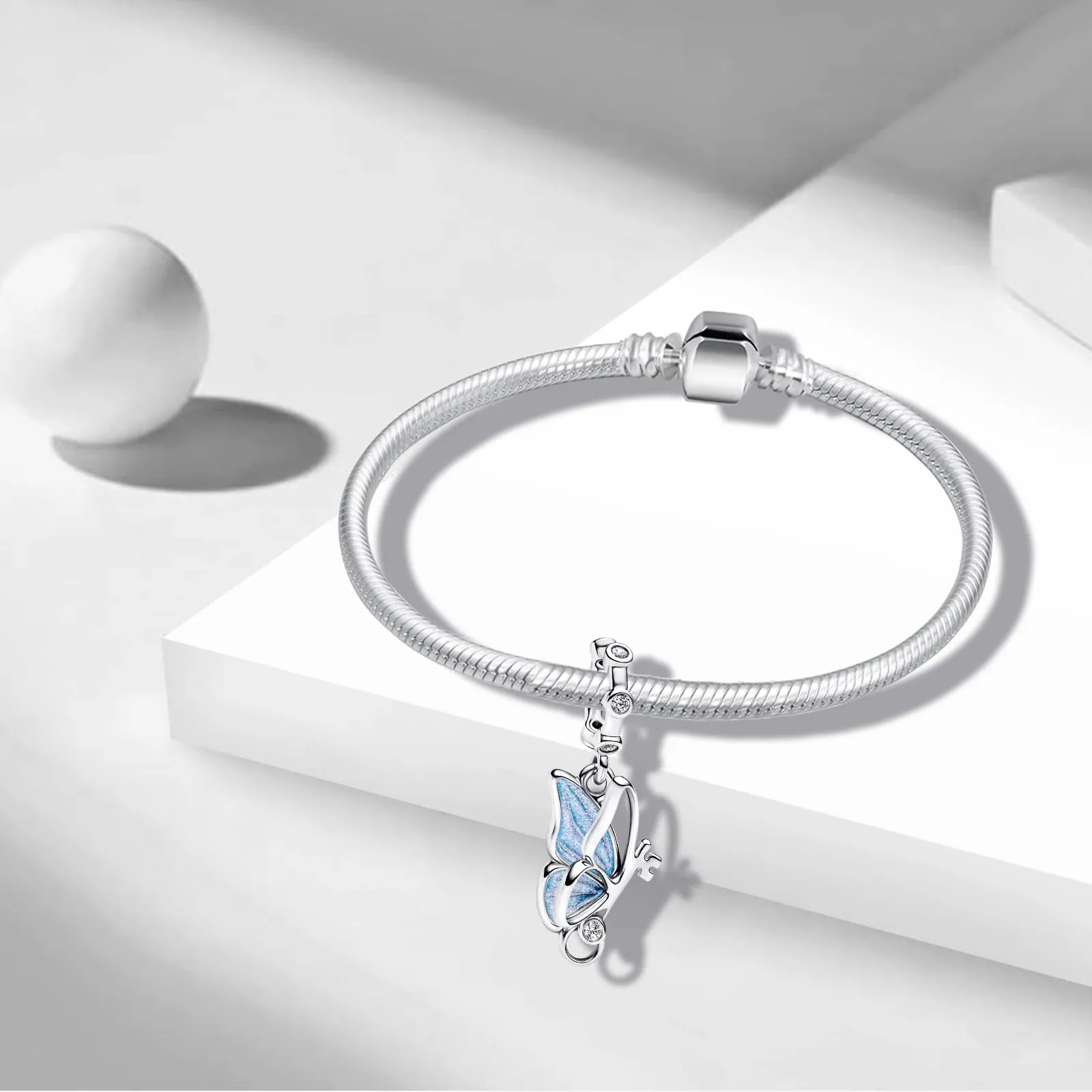 NUNUYAYA Butterfly Key Charm Pendant in 925 Sterling Silver and Cubic Zirconia - immagine 3