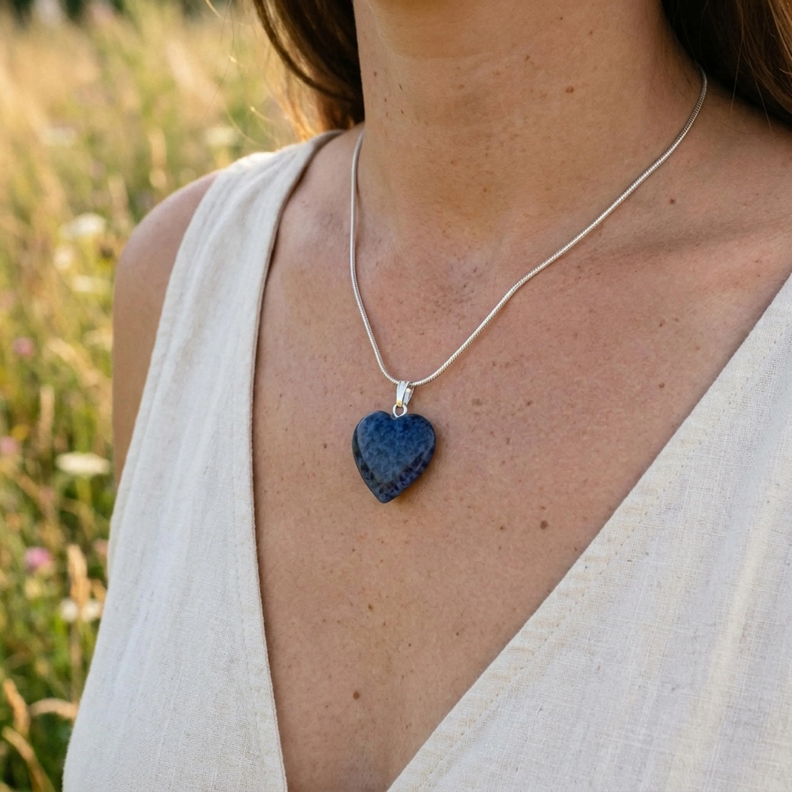 Lebensquelle Plus Ciondolo a Cuore in Dumortierite 2x2 cm - immagine 2