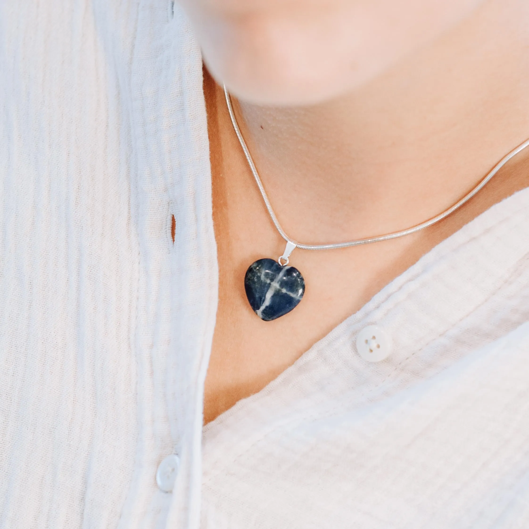 Lebensquelle Plus Ciondolo a cuore in Sodalite 2x2 cm - immagine 2