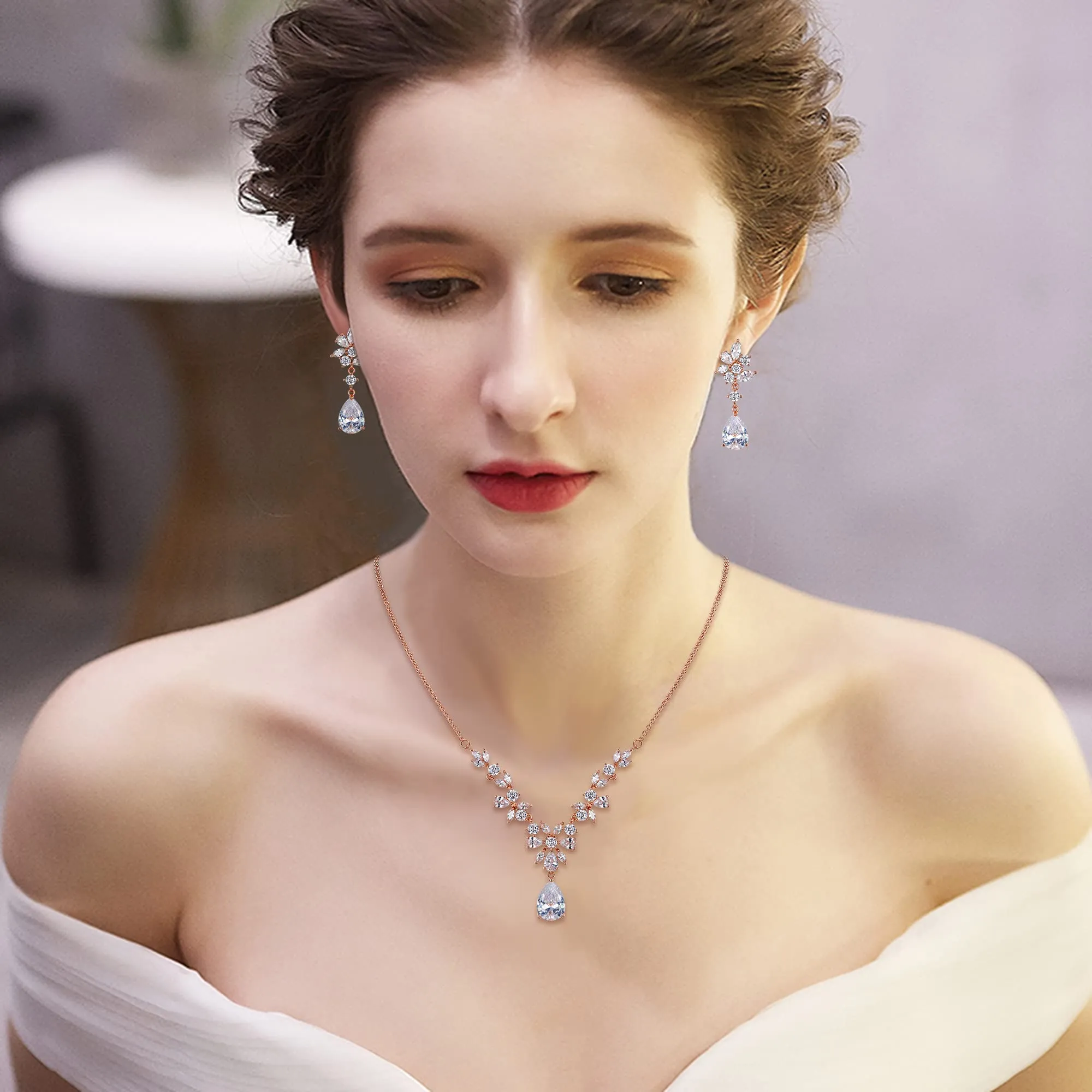 Clearine Set di Gioielli in Zirconia Cubica con Collana a Goccia, Bracciale Tennis e Orecchini a Pendente a Foglia per Donne - immagine 4