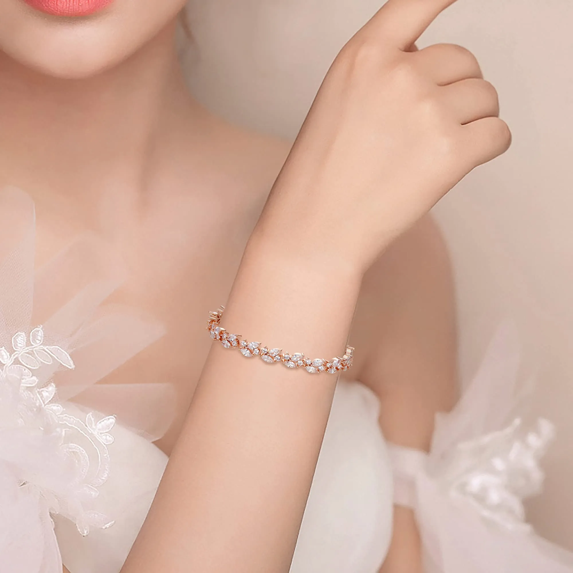 Clearine Set di Gioielli in Zirconia Cubica con Collana a Goccia, Bracciale Tennis e Orecchini a Pendente a Foglia per Donne - immagine 5