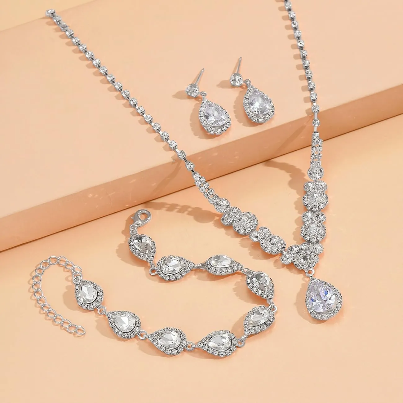 FDEETY Set di Gioielli da Sposa in Zircone con Collana, Orecchini e Braccialetto (Argento) - immagine 7