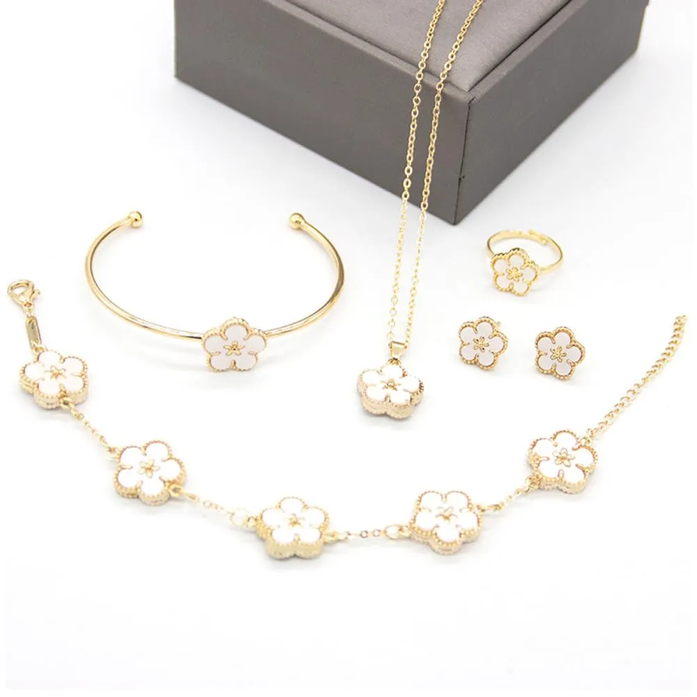 QKEPCY Set Gioielli Donna Fiore Margherita 5 Pezzi - Collana, Bracciale Rigido, Orecchini e Anello - immagine 3