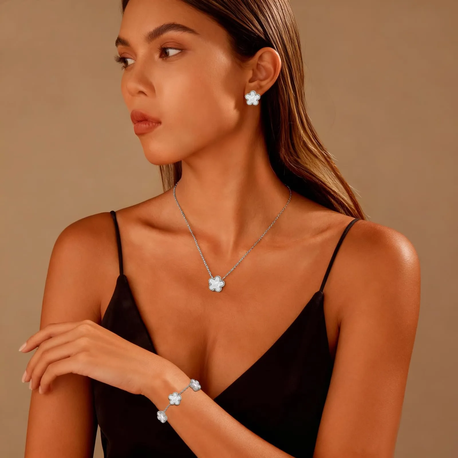 JYIXXZX Set di Gioielli Quadrifoglio da Donna in Acciaio Inossidabile Placcato Argento - Collana, Orecchini e Bracciale Regolabili (F) - immagine 4