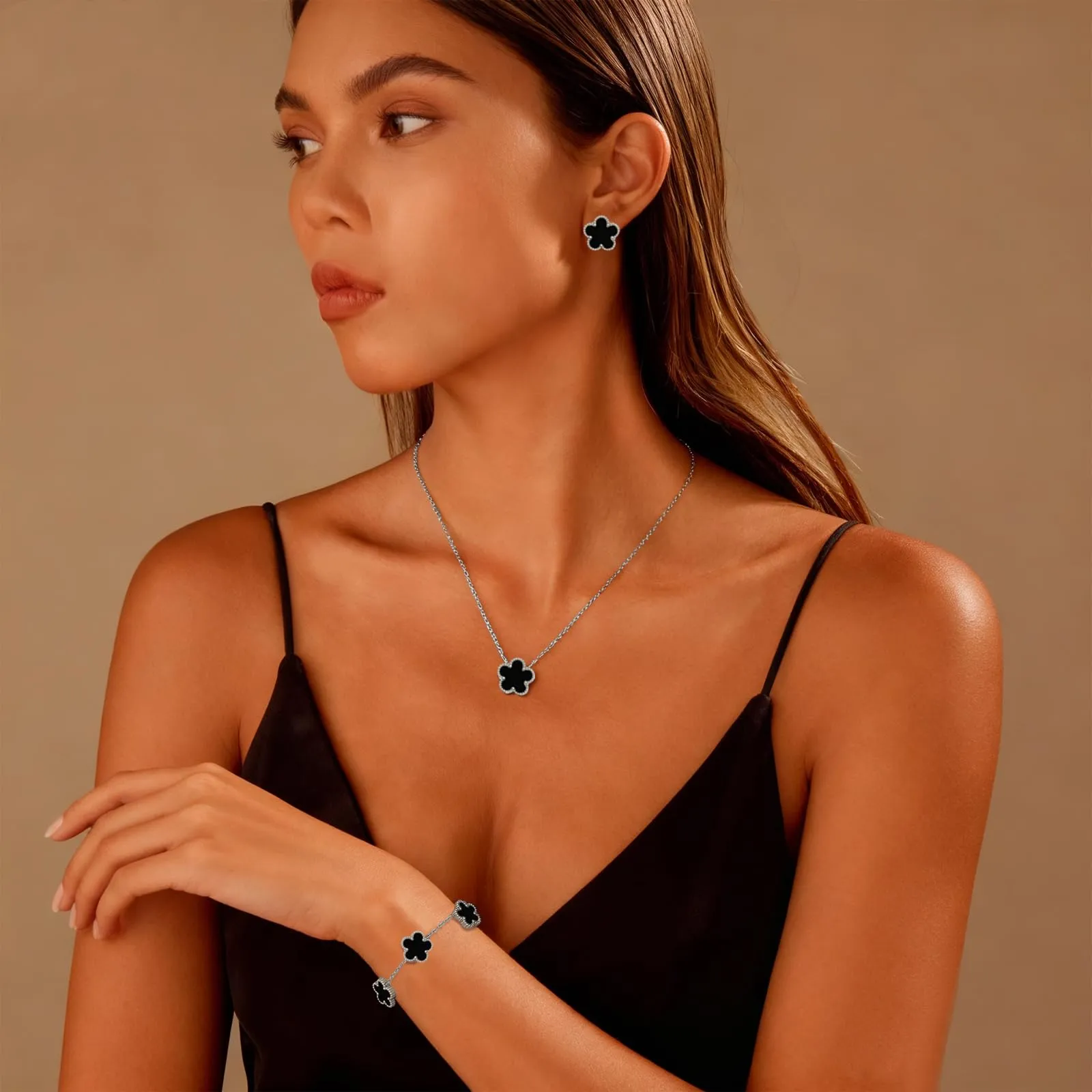 JYIXXZX Set di Gioielli Quadrifoglio da Donna in Acciaio Inossidabile Placcato Argento, Collana, Orecchini e Bracciale (E) - immagine 5