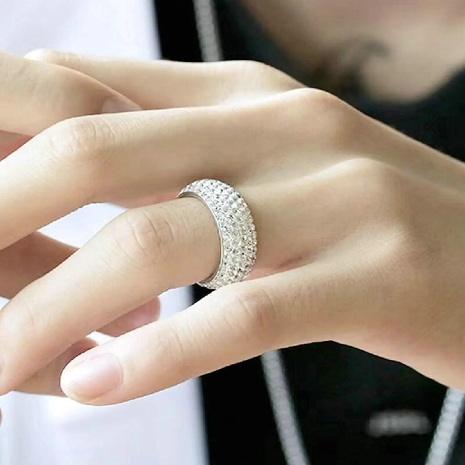 Ayoiow Anelli Uomo in Acciaio Inossidabile 8mm con Zirconi Cubici, Argento - immagine 3