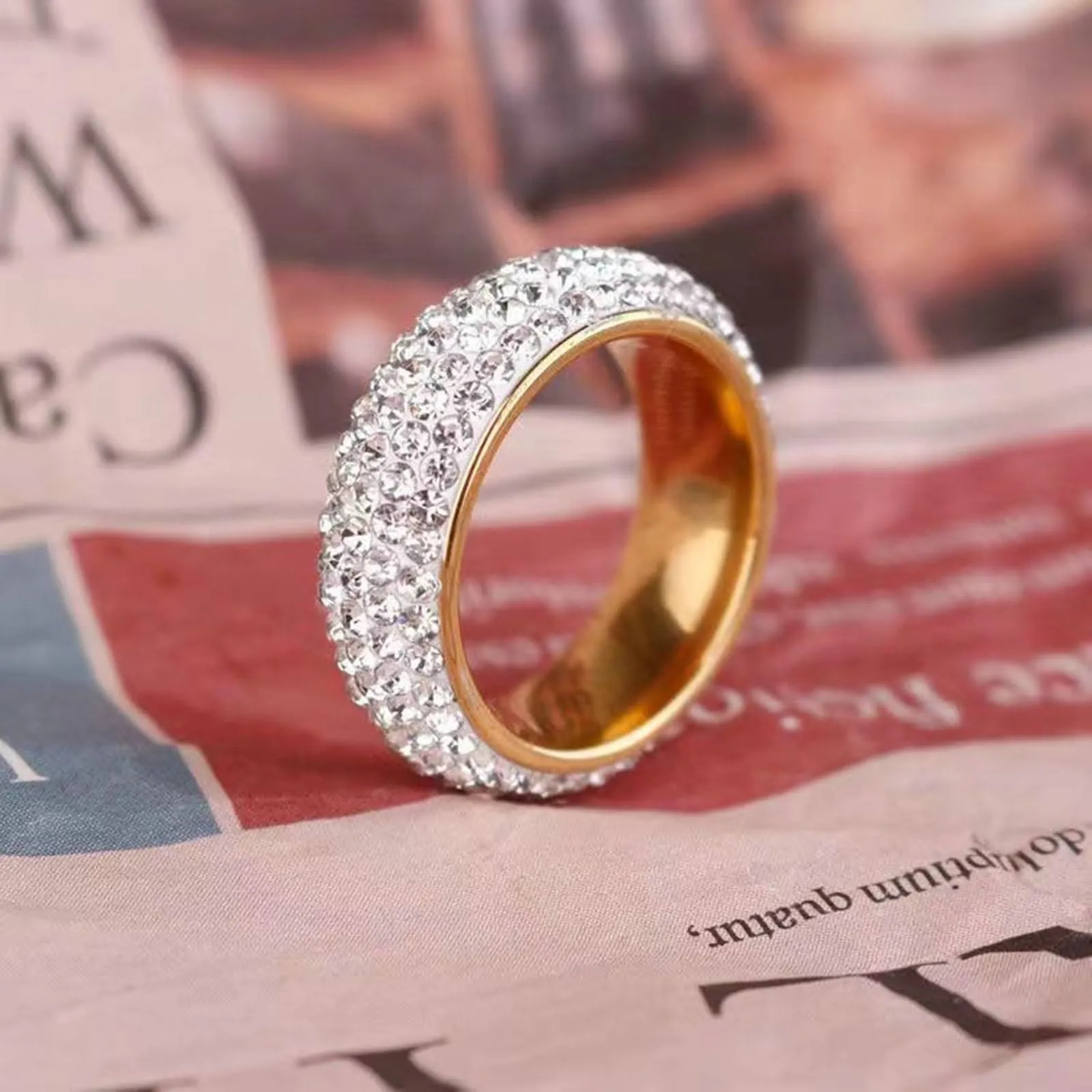 Ayoiow Anelli Uomo in Acciaio 8mm con Zirconi Cubici Oro Fedi Nuziali - immagine 2
