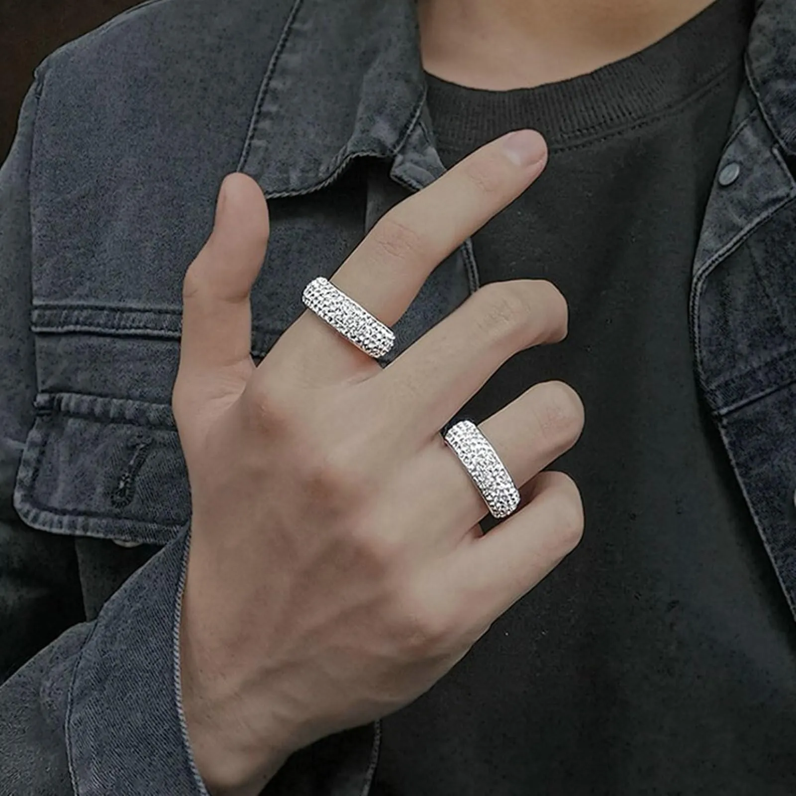 Ayoiow Anelli Uomo in Acciaio 8mm con Zirconi Cubici Oro Fedi Nuziali - immagine 3