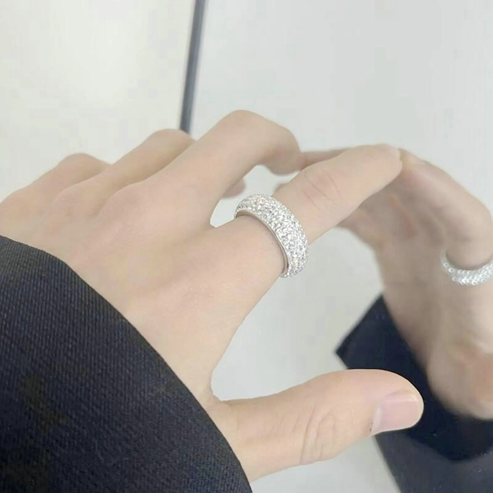 Ayoiow Anelli Uomo in Acciaio 8mm con Zirconi Cubici Argento - immagine 4