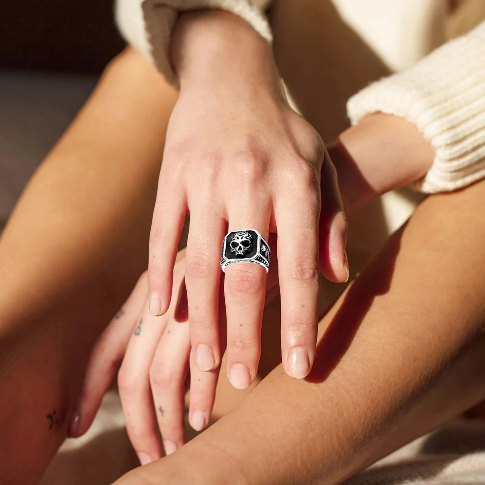 VELESAY Anello Teschio in Acciaio Inossidabile Vintage Gotico per Uomo e Donna - immagine 3