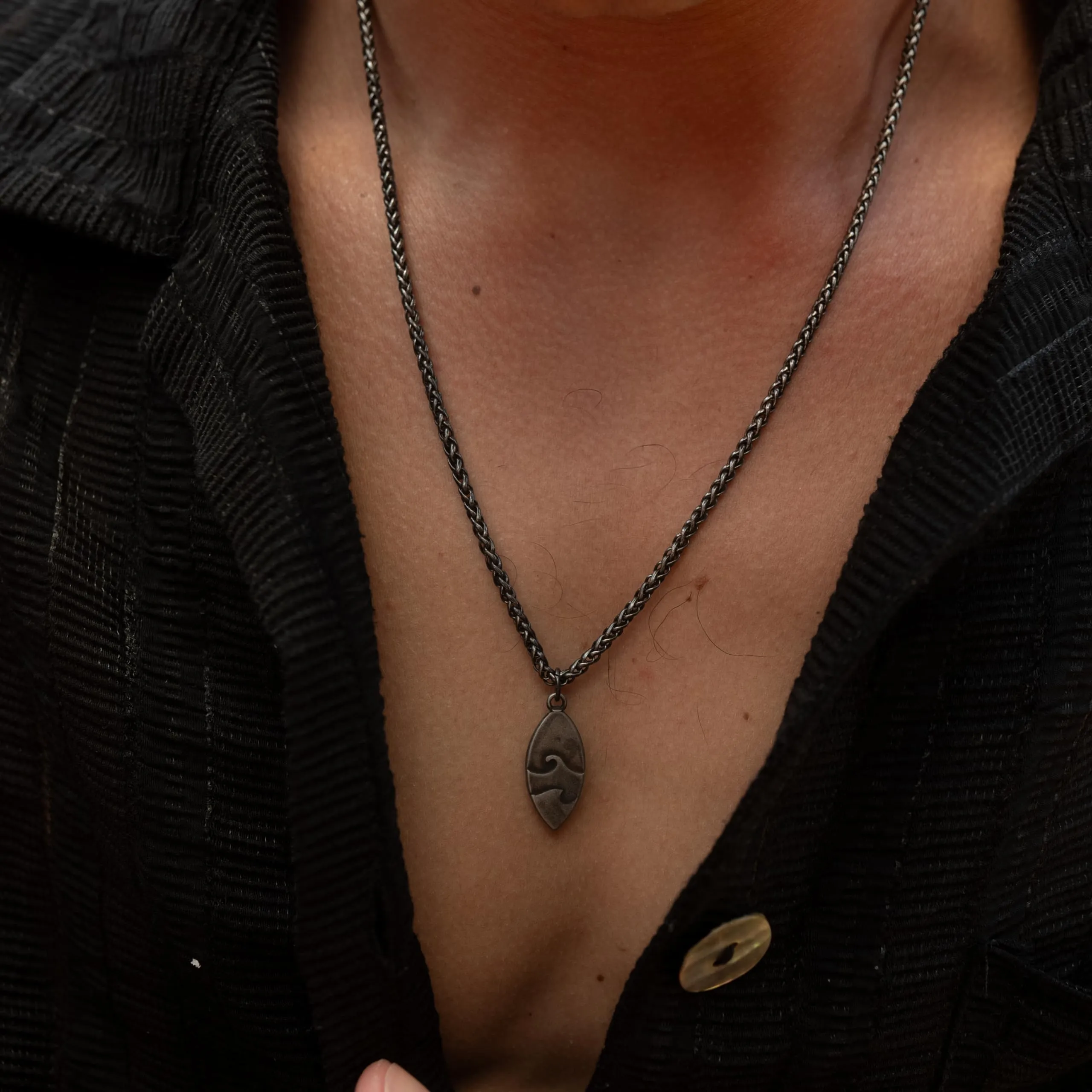 Made by Nami Collana Uomo in Acciaio Inossidabile con Pendente Tavola Surf, 60cm - immagine 2