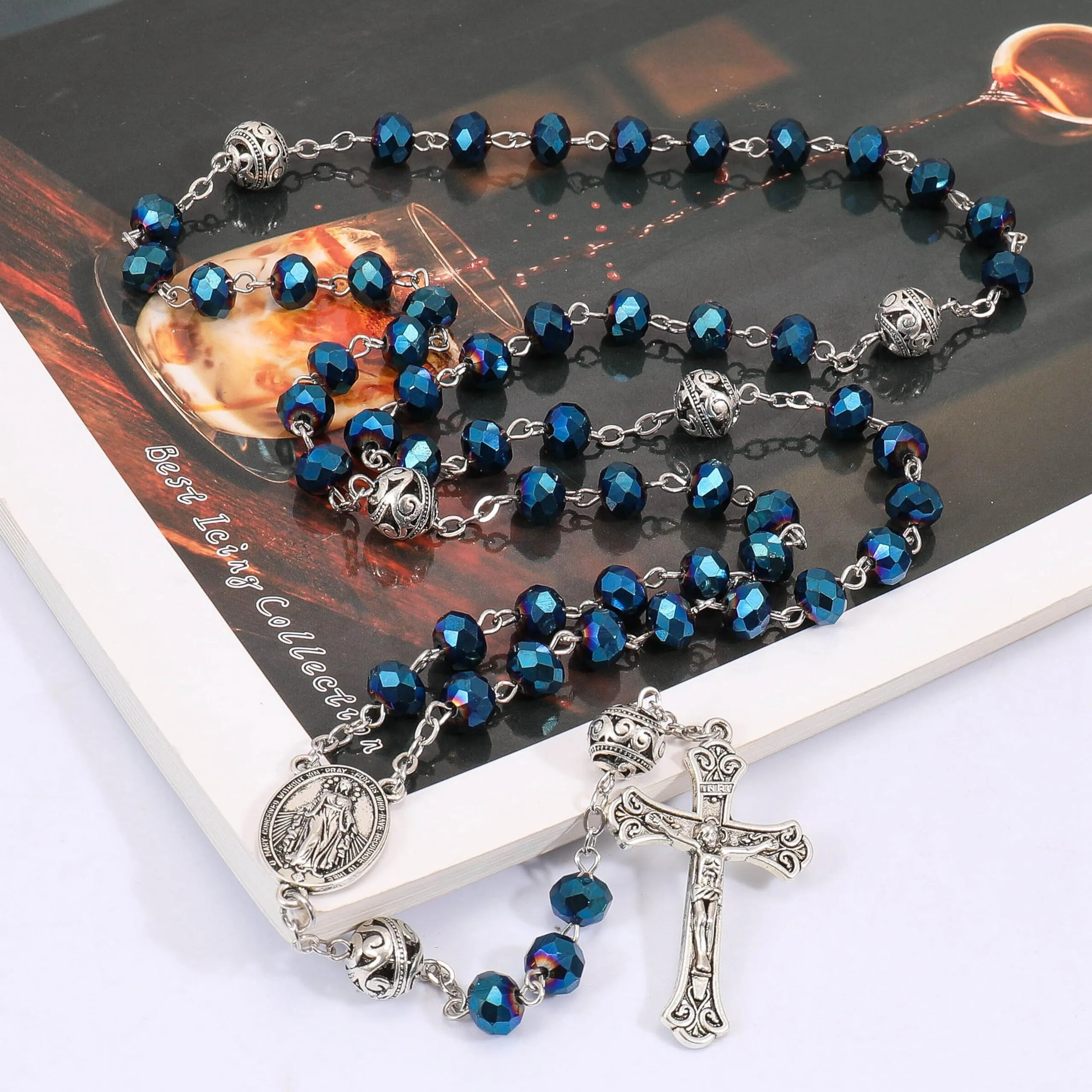 Nazareth Store Collana Rosario con Grani di Cristallo 8mm, Lega 10mm, Medaglia Miracolosa e Croce Cattolica (Blu) - immagine 5