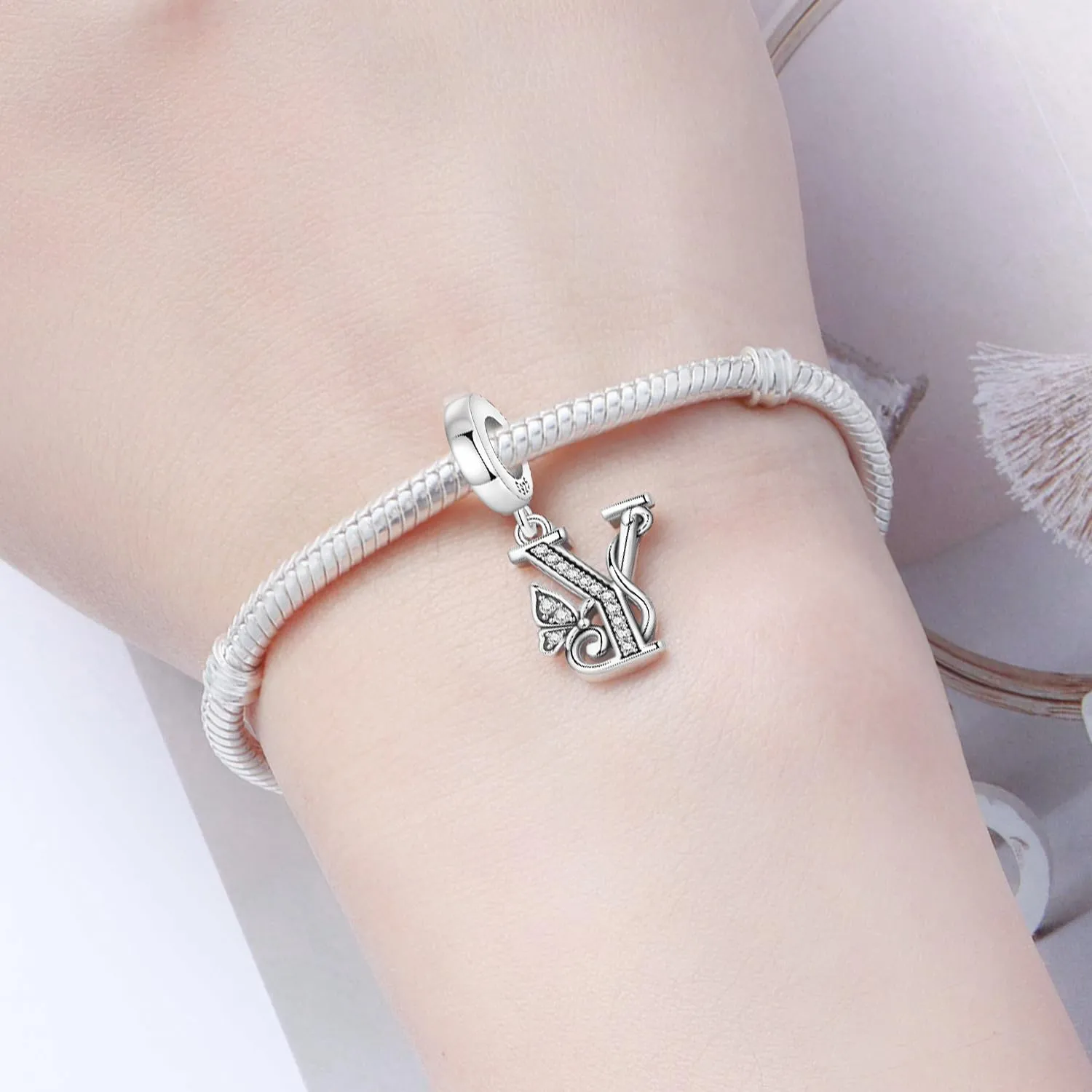 PANPOKI Set di 2 Ciondoli a Farfalla in Argento Sterling 925 con Lettera e Perle Spaziatrici in Zirconia Cubica Pavé - immagine 5