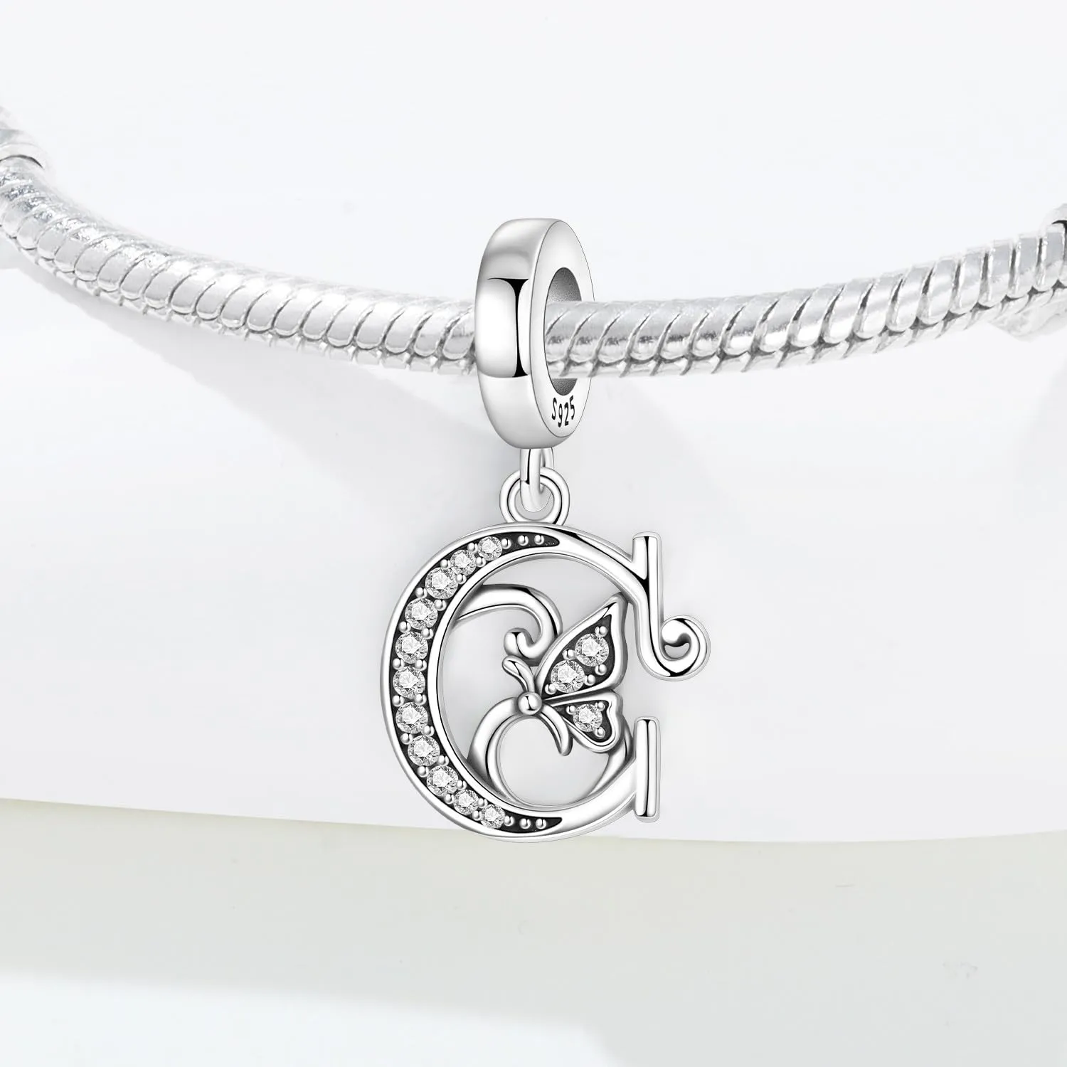 PANPOKI Ciondoli a forma di lettera in argento sterling S925 con zirconi, compatibili con bracciali europei (C Abito) - immagine 5
