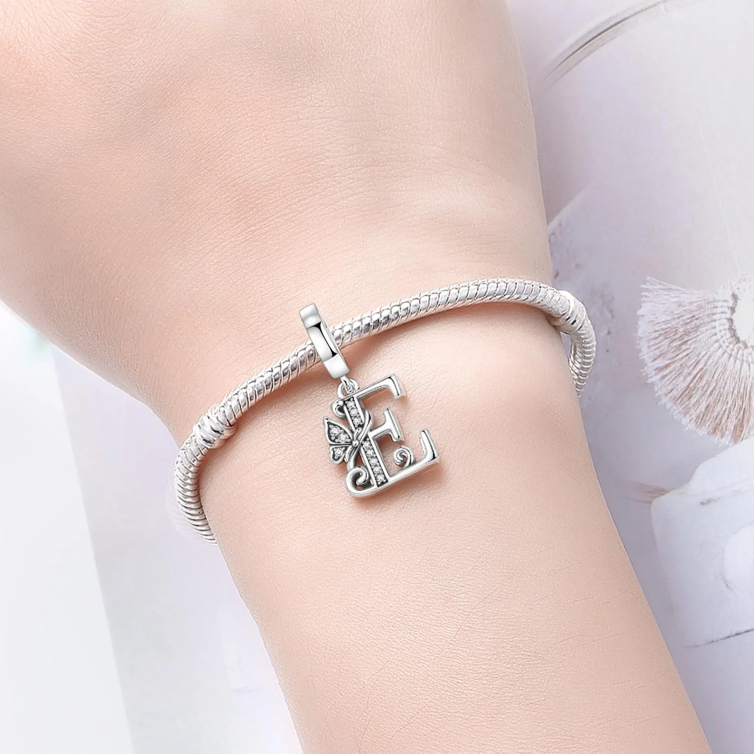 PANPOKI Set di 2 Ciondoli a Lettera in Argento Sterling S925 con Zirconi per Bracciali e Collane Europei - immagine 5