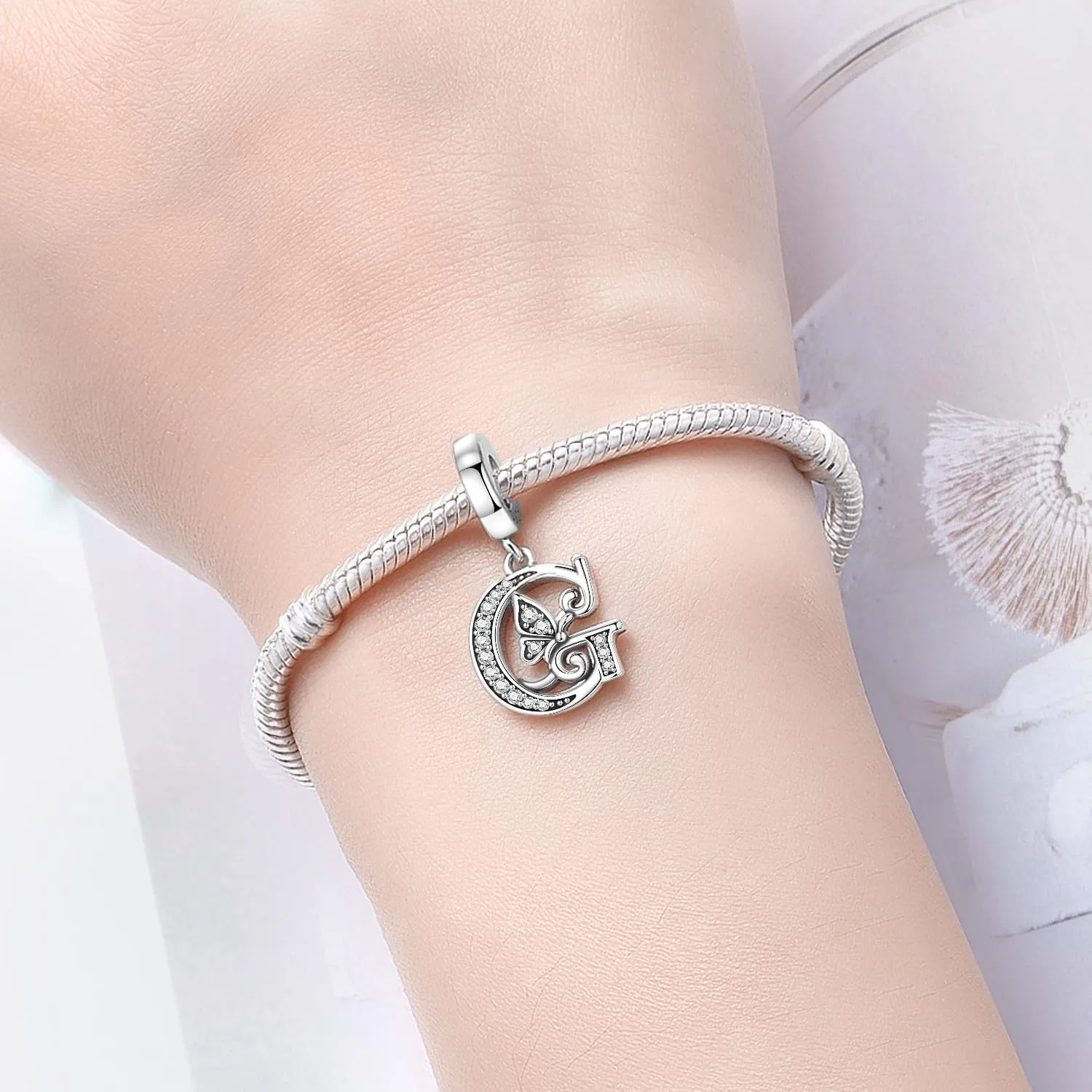 PANPOKI Ciondoli a forma di lettera in argento sterling S925 con zirconi per bracciali e collane europei, G Abito - immagine 5
