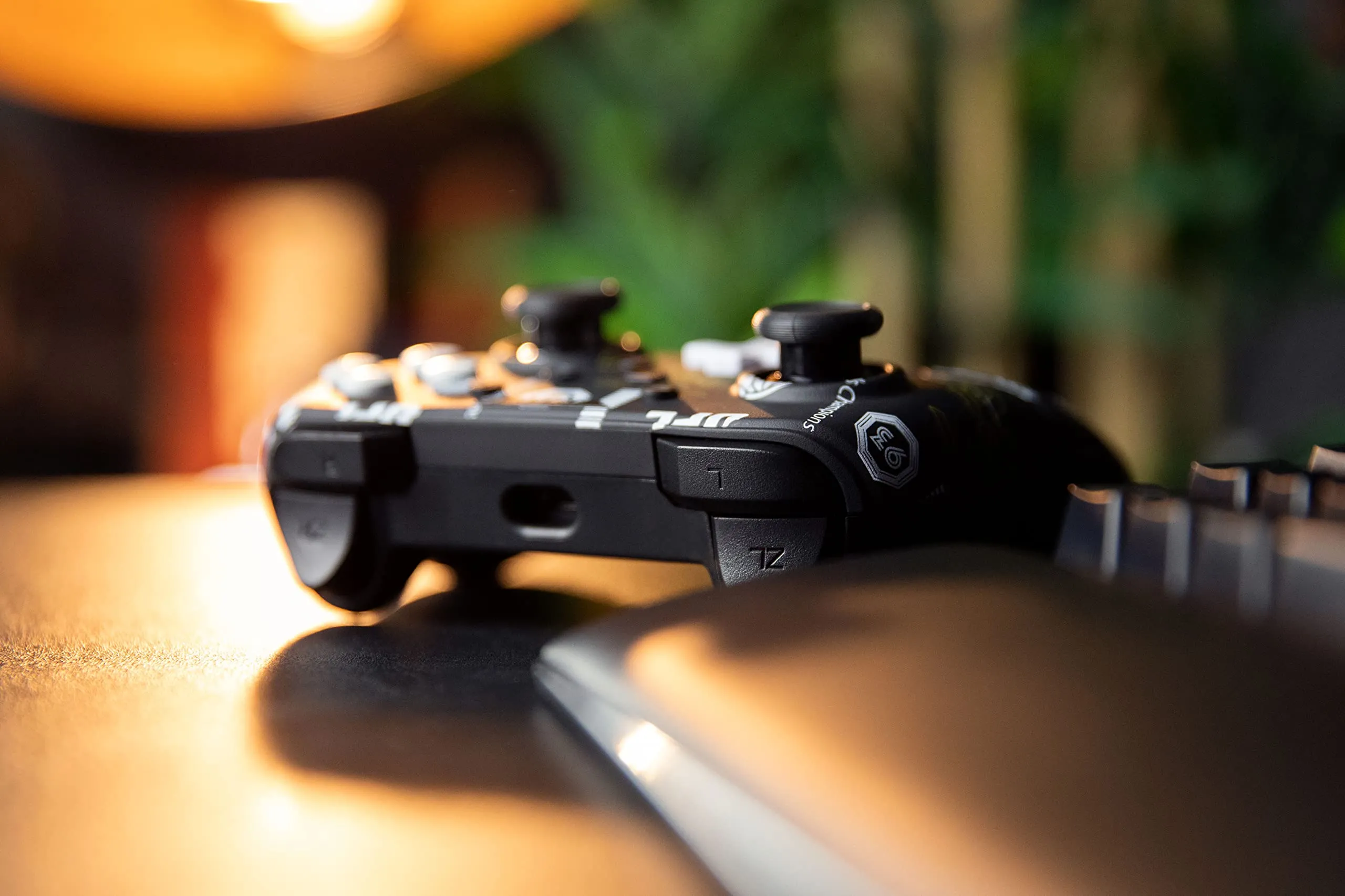 Konix UFC Controller con cavo per Nintendo Switch e PC, Funzione vibrazione, Cavo 3m, Nero e bianco - immagine 10