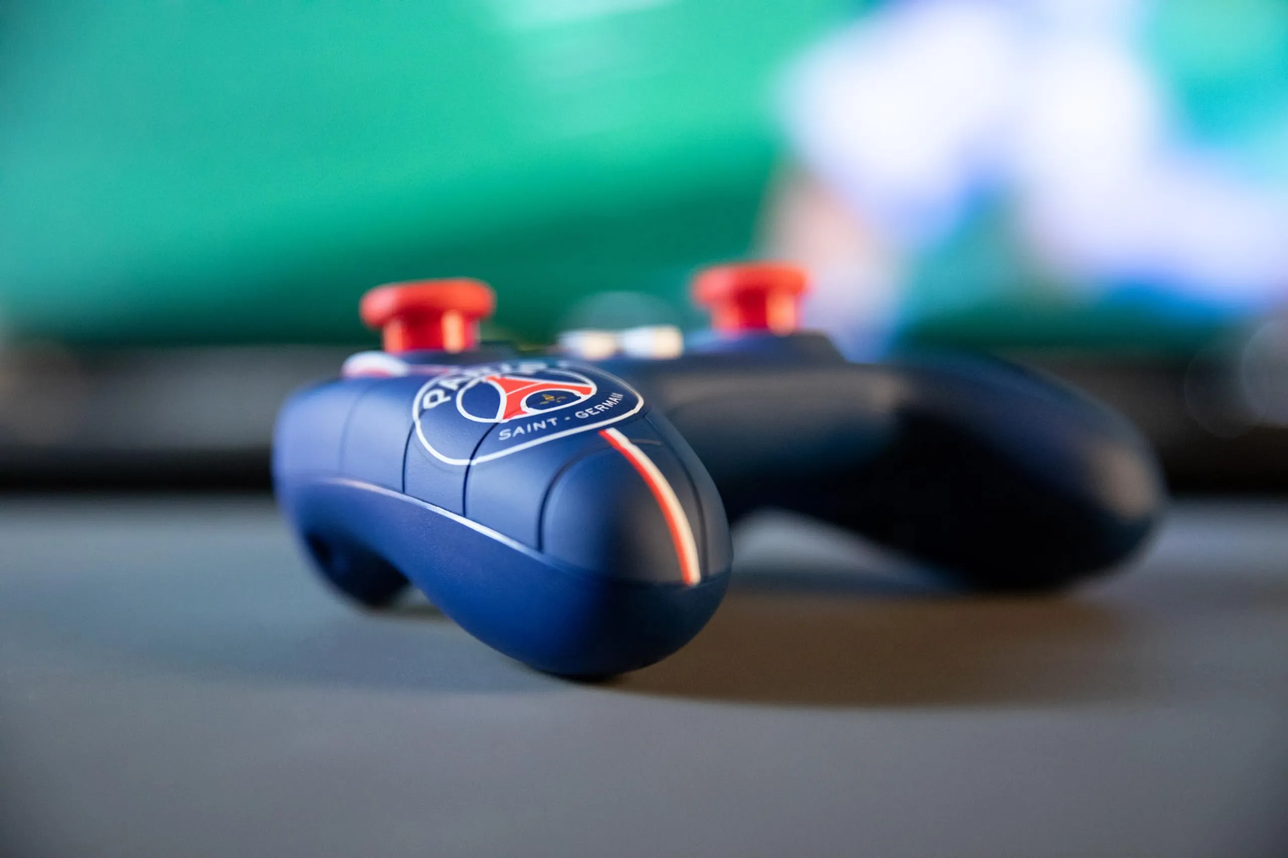 Konix PSG Controller per Nintendo Switch e PC, Funzione Vibrazione, Cavo 3m - Blu, Bianco e Rosso - immagine 7