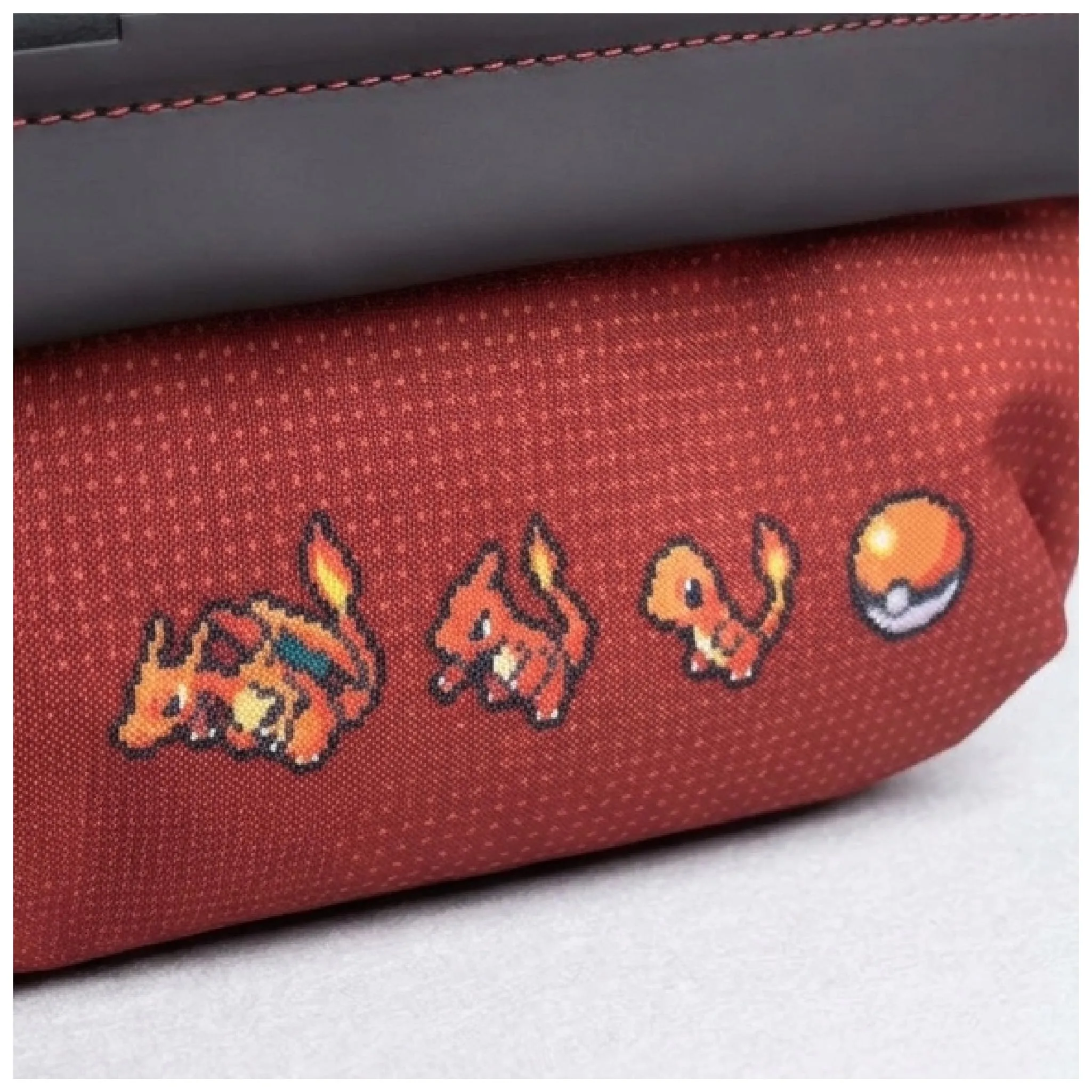 Hori Adventure Pack Borsa a tracolla doppia funzione (Pokémon Pixel Rosso) per Nintendo Switch 2, Switch, Switch Lite e Switch OLED - immagine 5