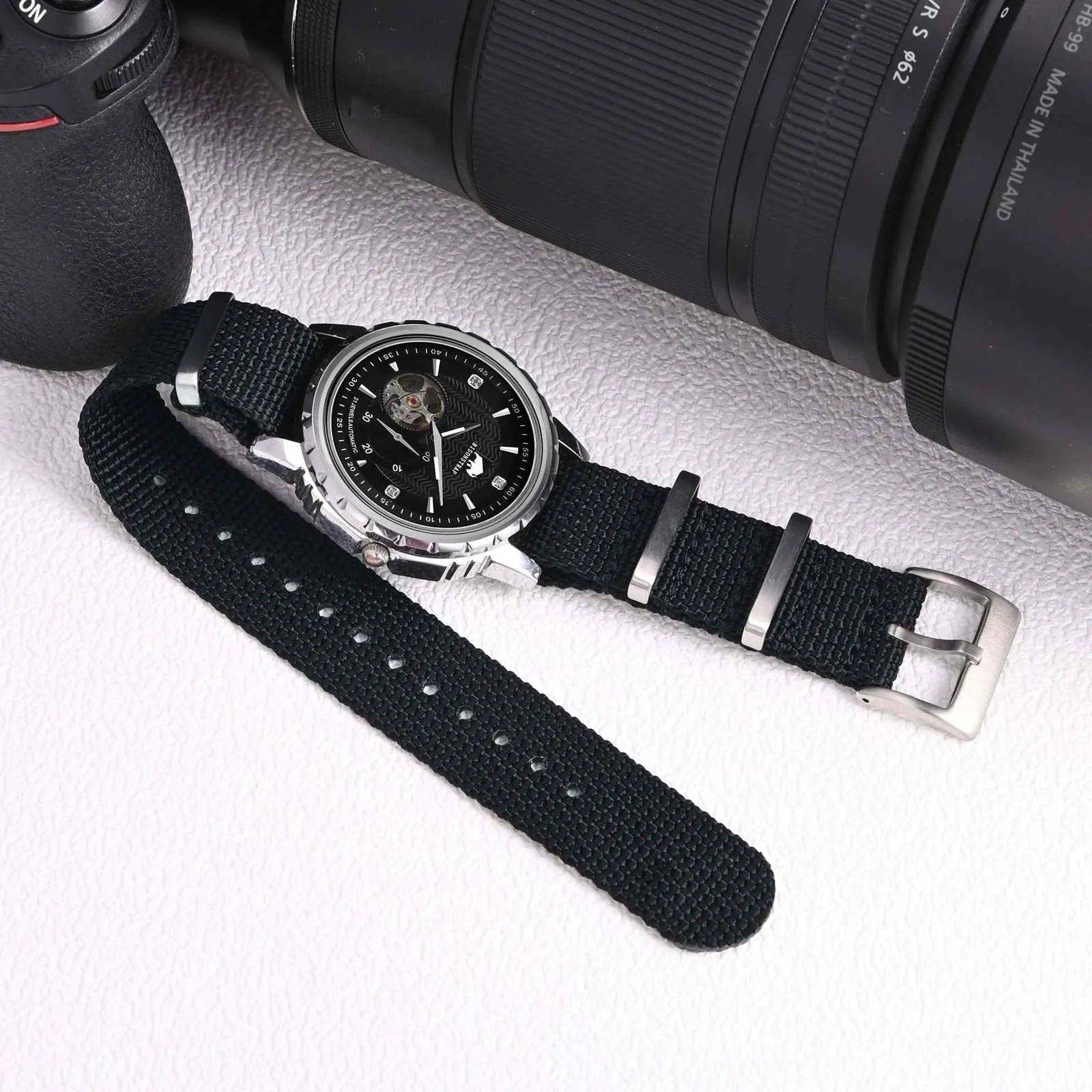 BISONSTRAP Cinturino per Orologi in Nylon da Uomo, 18mm, Nero (Fibbia Argento) - immagine 2