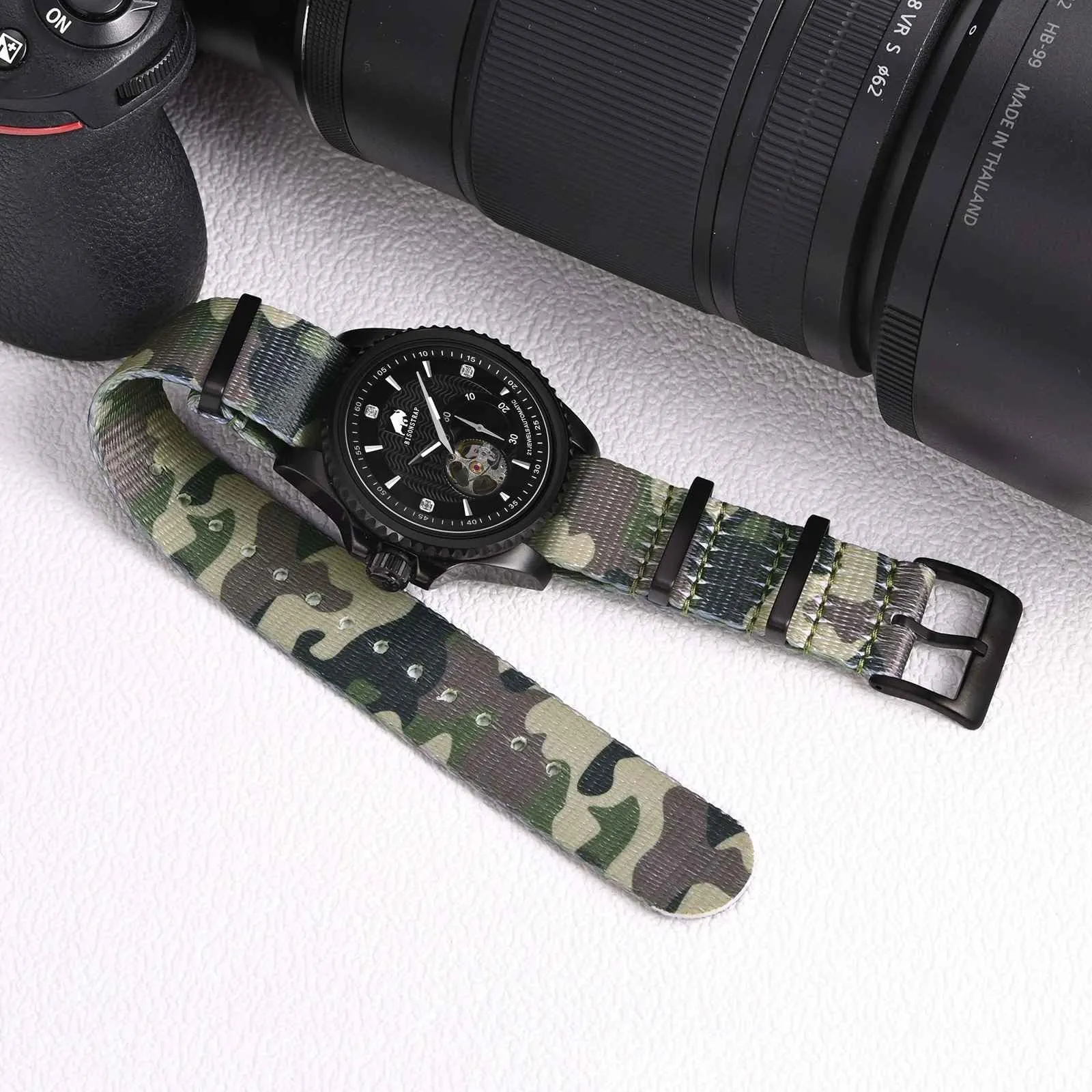 BISONSTRAP Cinturino per Orologi in Nylon da Uomo, 20mm, Verde Mimetico (Fibbia Nera) - immagine 2
