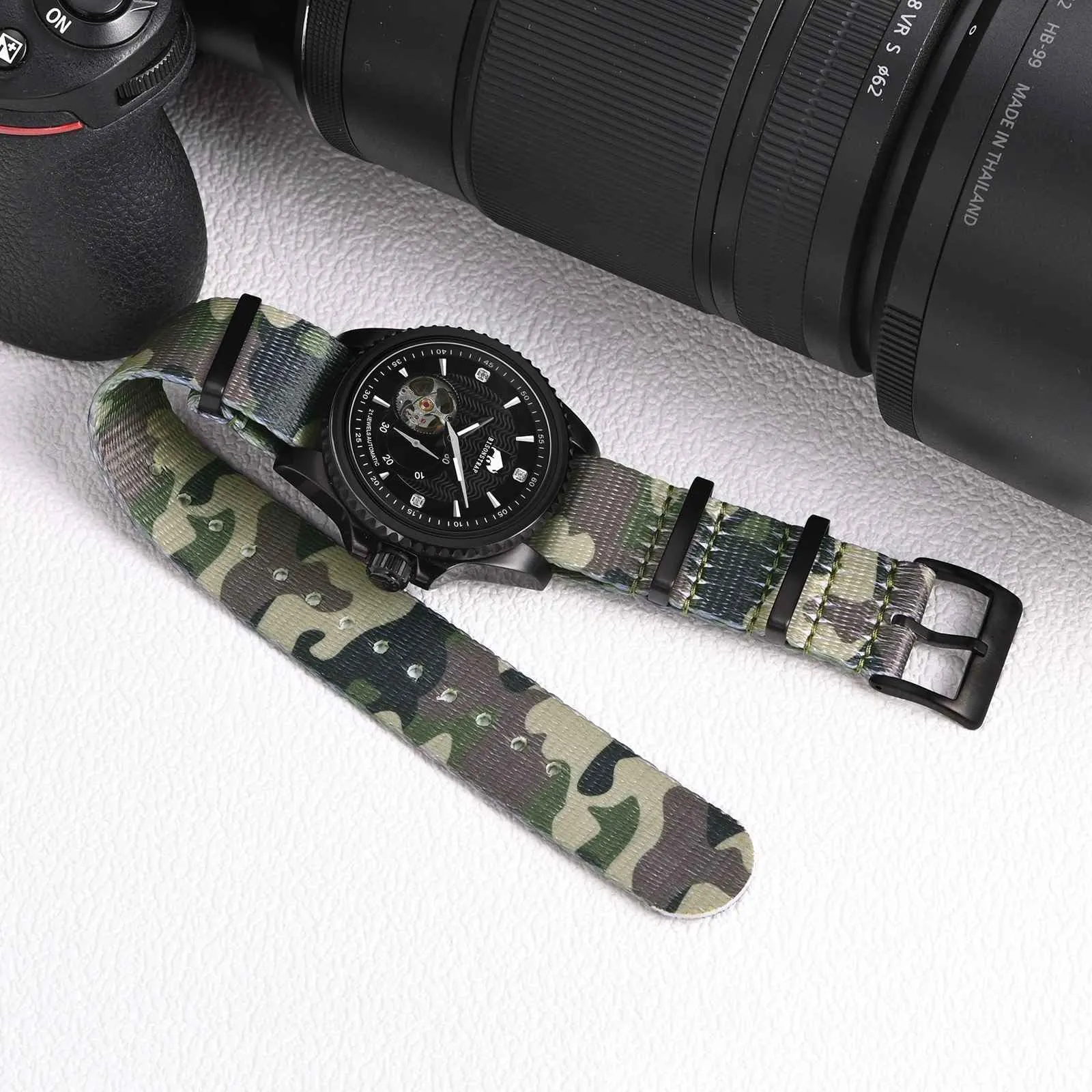 BISONSTRAP Cinturino per Orologi in Nylon da Uomo, Militari, 22mm, Verde Mimetico (Fibbia Argento) - immagine 2