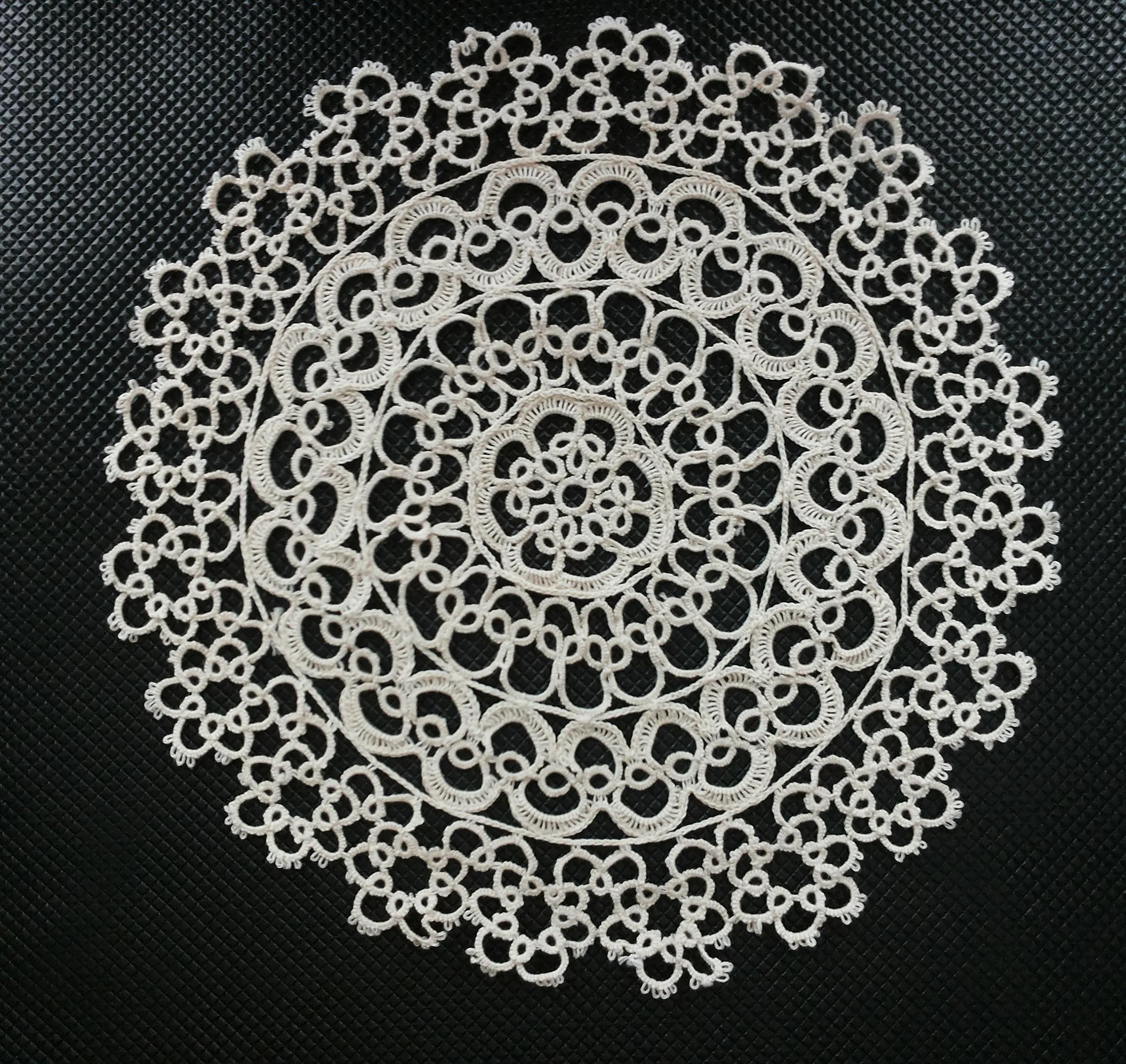 Intimodagiovanni Centrino Modello Chiacchierino 13 cm, Ecrù - immagine 1
