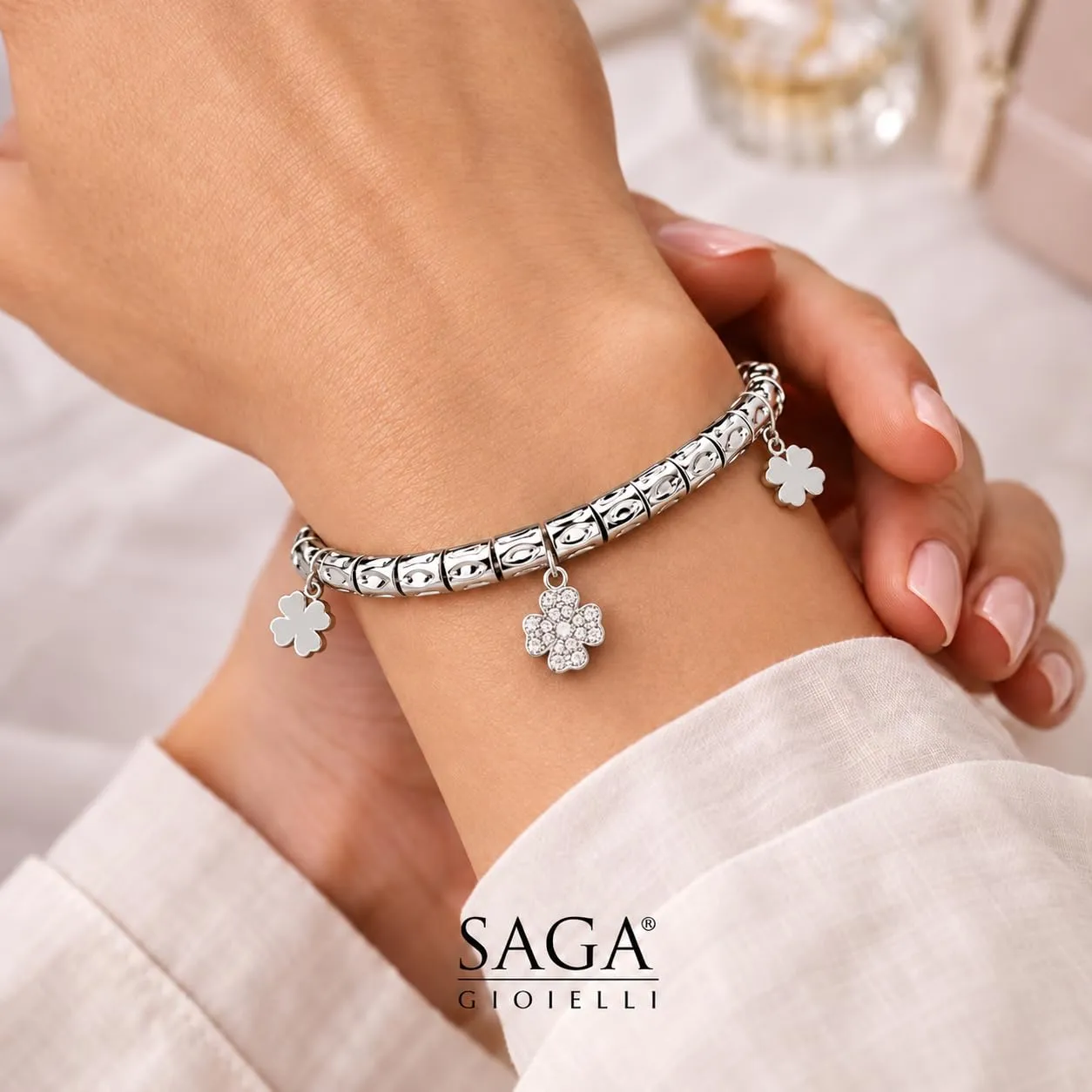 Saga Gioielli Bracciale Donna Granelli Pepite Martellate Acciaio Quadrifogli Argentati - immagine 4