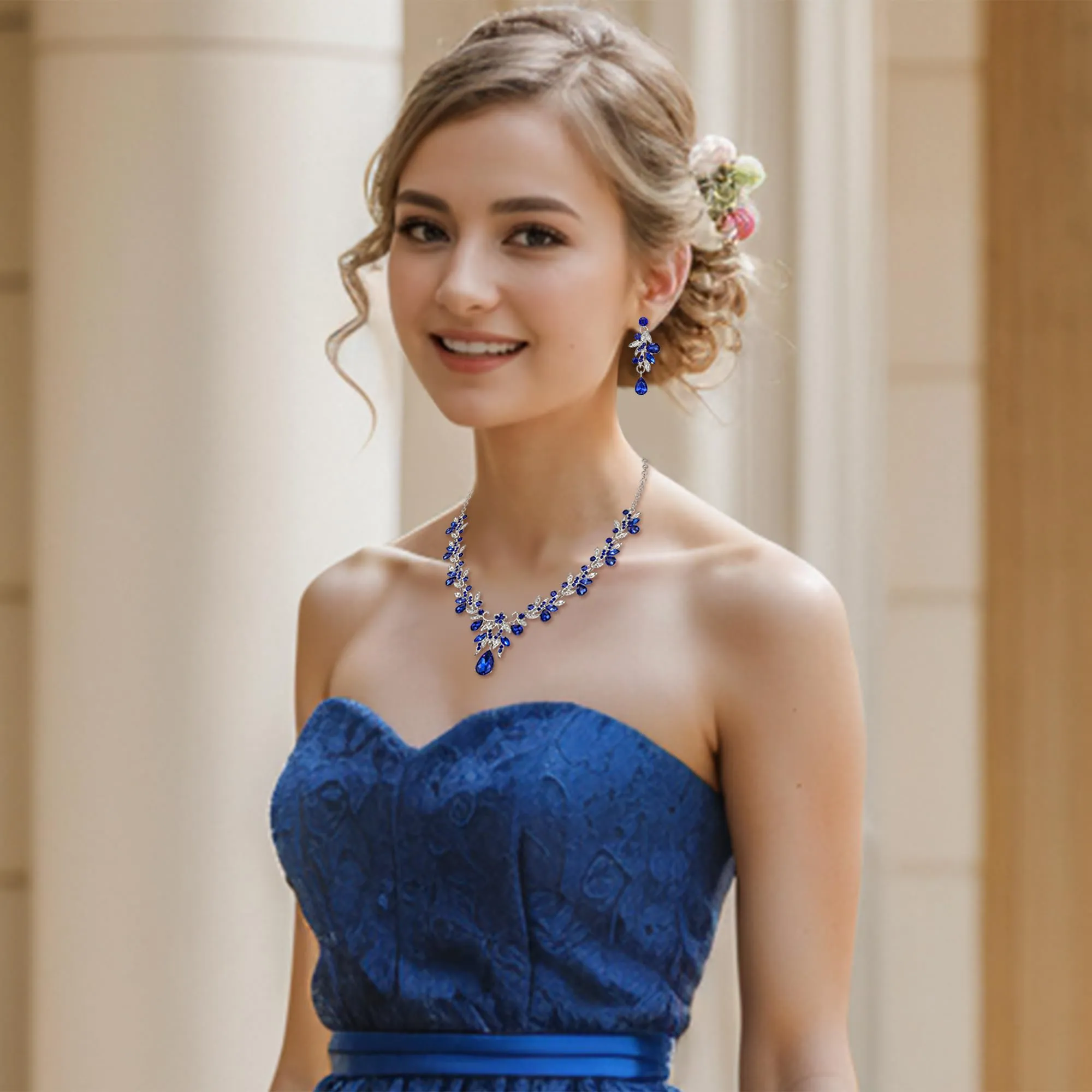Clearine Set di gioielli con cristalli, strass, foglie e gocce, collana con ciondolo e orecchini, tono argento chiaro - immagine 2