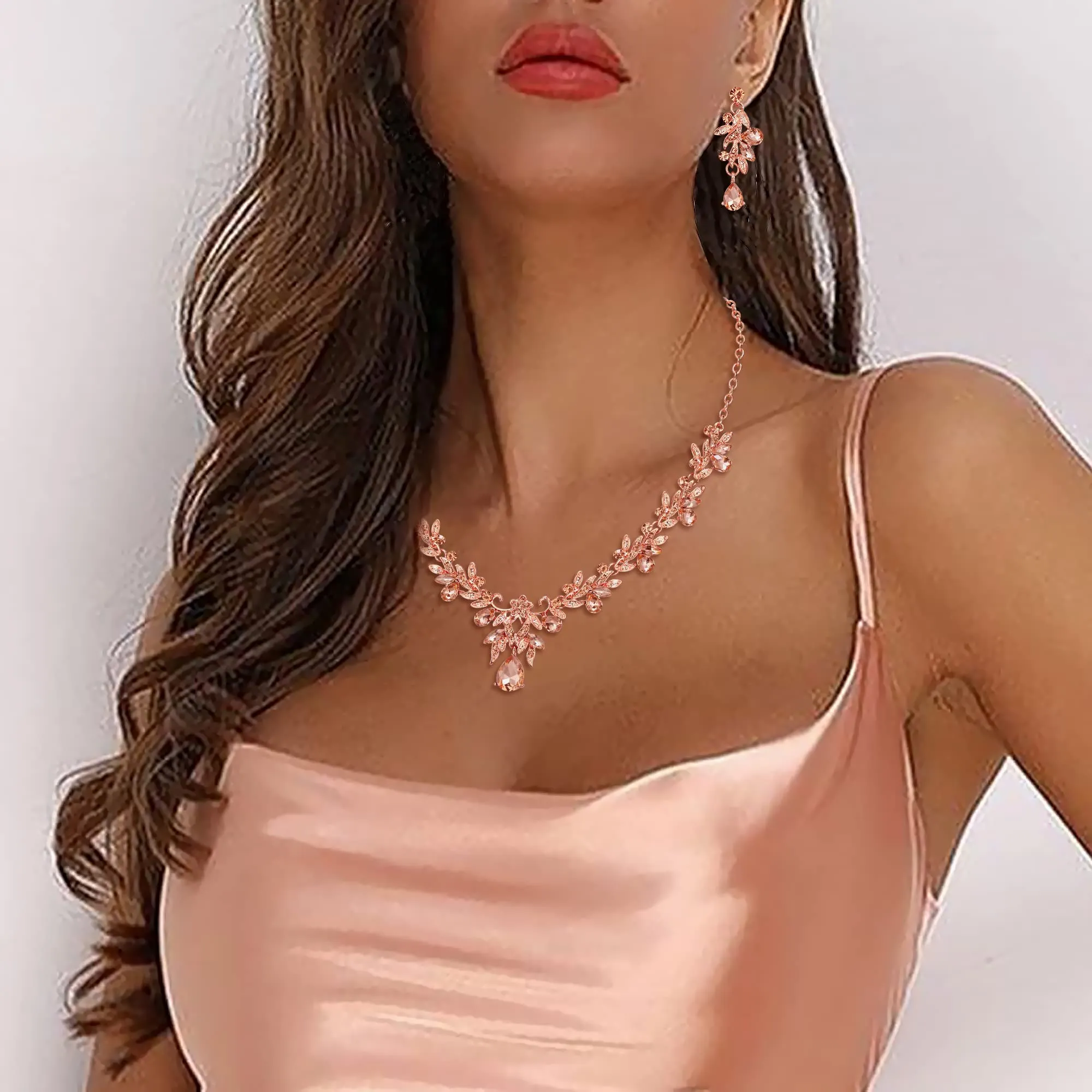 Clearine Set Bigiotteria Goccia Foglia Strass e Cristalli, Collana e Orecchini Pendenti, Champagne Rosa Oro-fondo - immagine 2