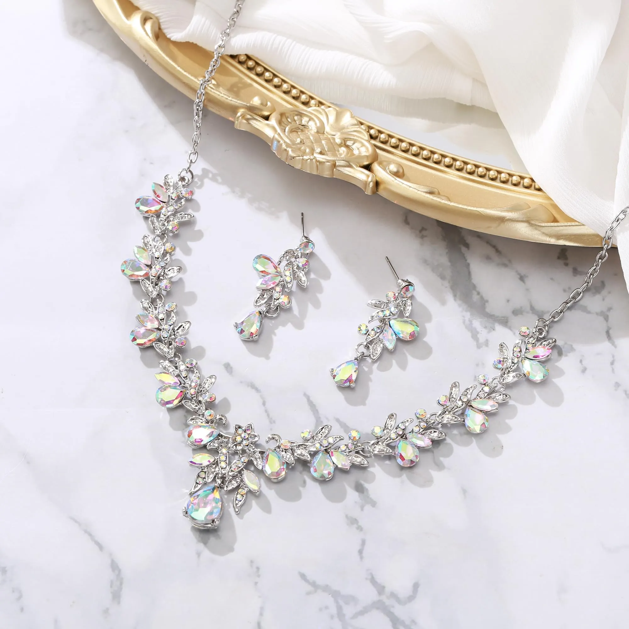 Clearine Set di gioielli con collana e orecchini, cristalli e strass, tono argento chiaro - immagine 4