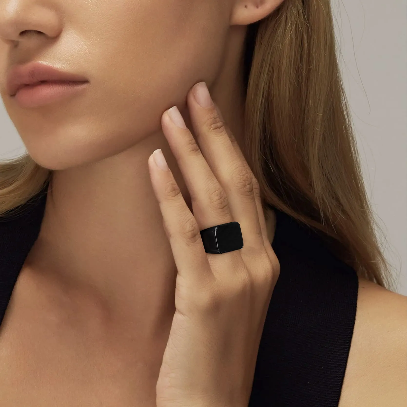 GoldChic Anello Uomo con Sigillo Quadrato in Acciaio Inossidabile Nero, Misura 27 - immagine 2