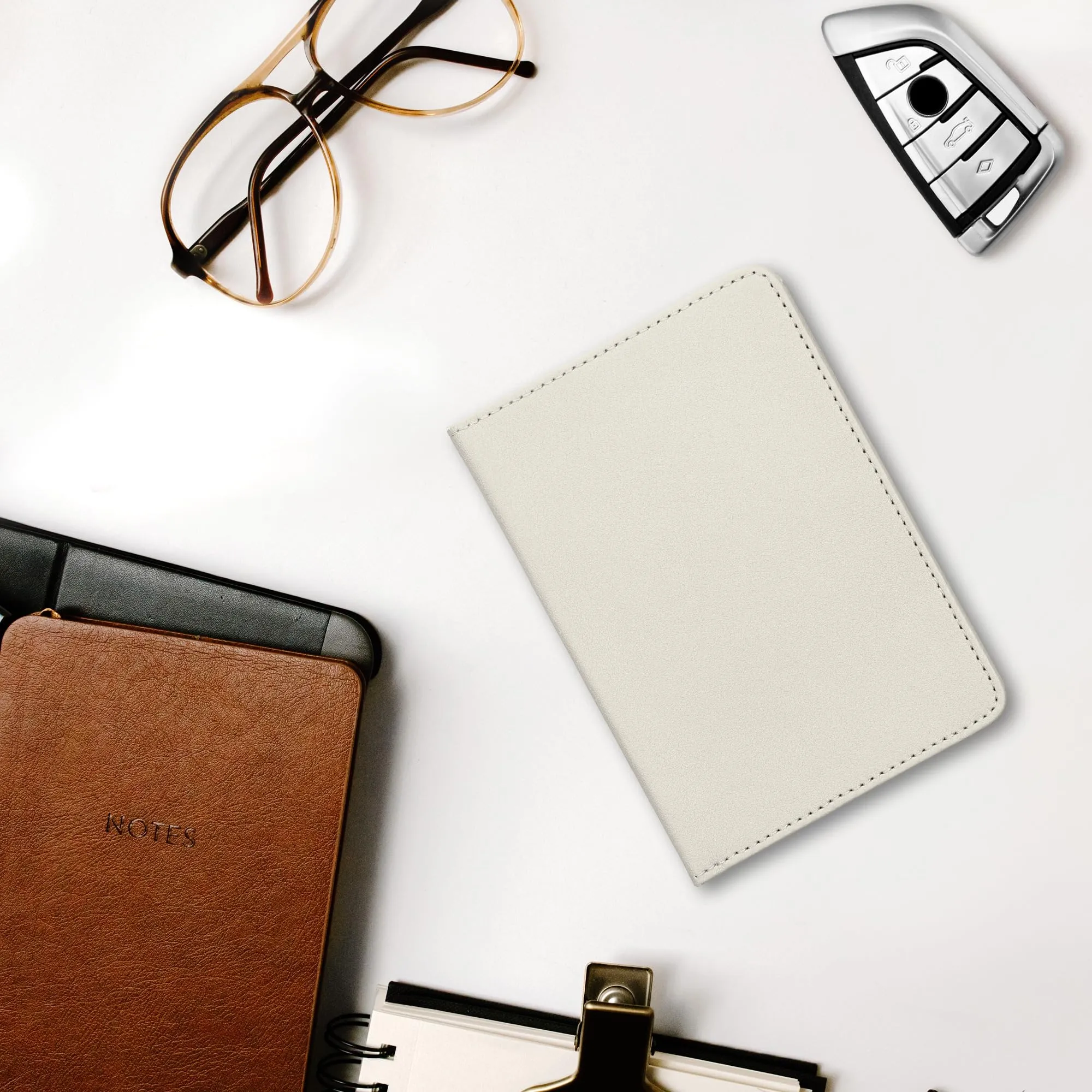 kwmobile Custodia in pelle PU per Libretto di Circolazione e Patente, Bianco - immagine 3